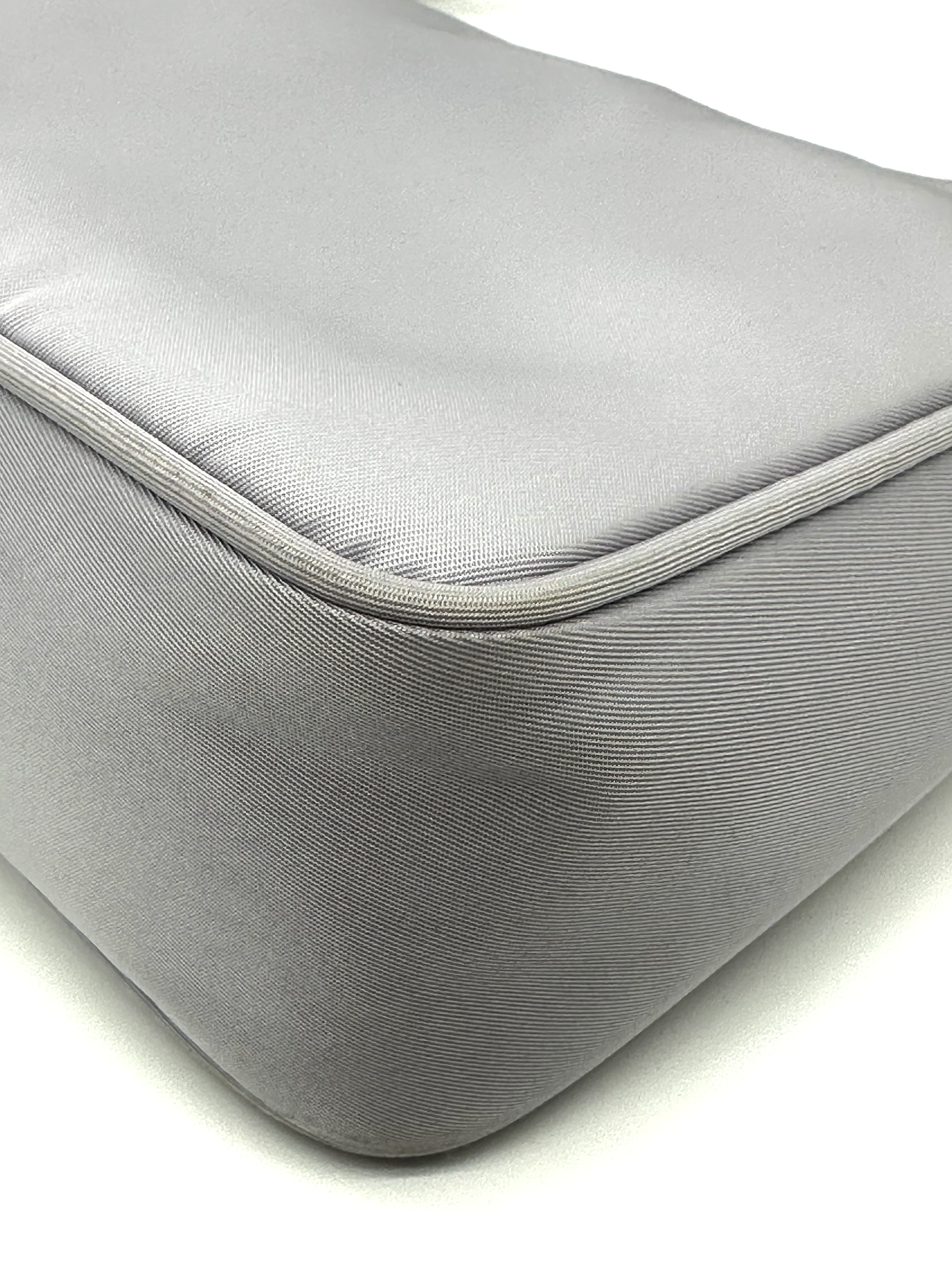 Pre-owned Prada Prada Re-Edition 2000 Re-Nylon bag / Product Code: 26040103