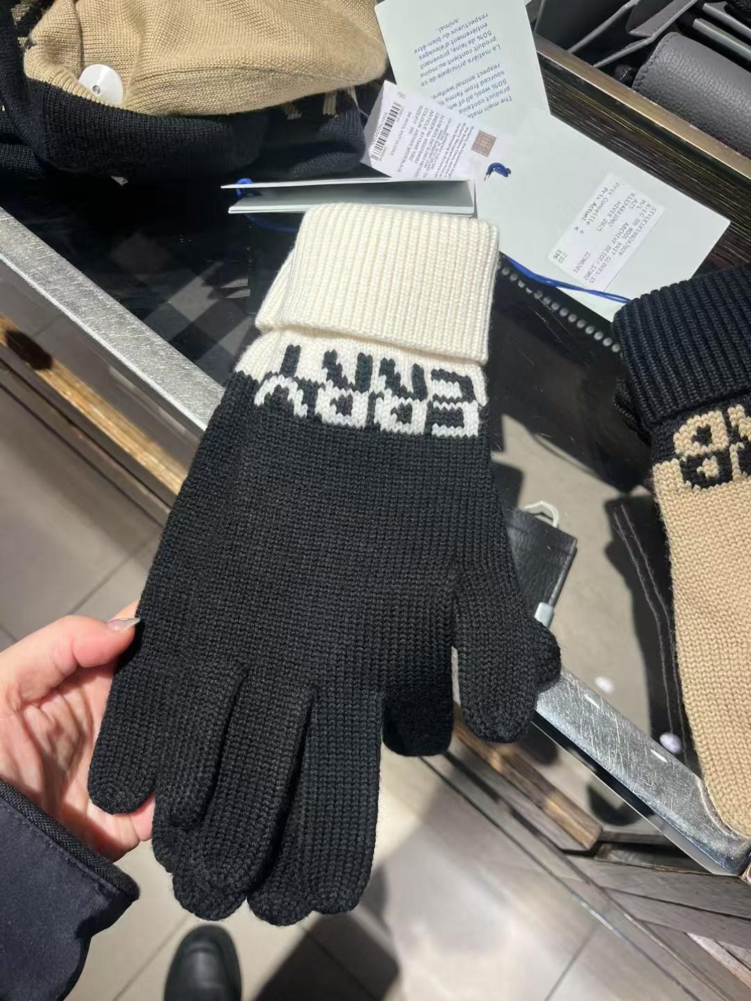 預購 Burberry🌈🌈折扣款 羊毛手套 