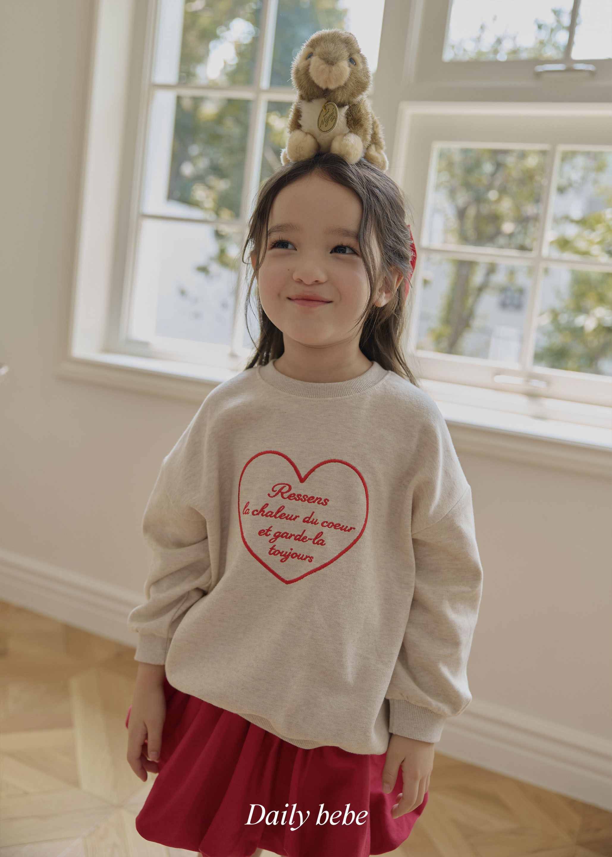 Dailybebe | Heart-Embroidered Sweatshirt
