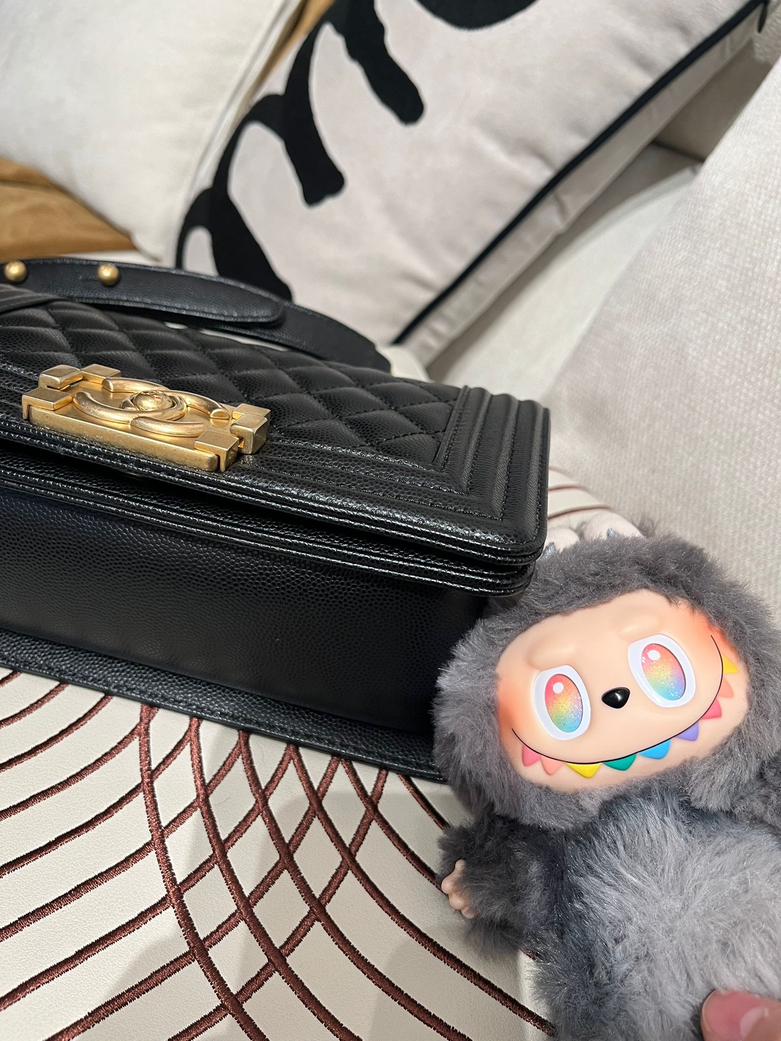 Chanel Boy 20cm A67085 黑色魚子醬牛皮金扣 100%Authentic,98%new ✅專門店收據✅晶片✅塵袋✅box