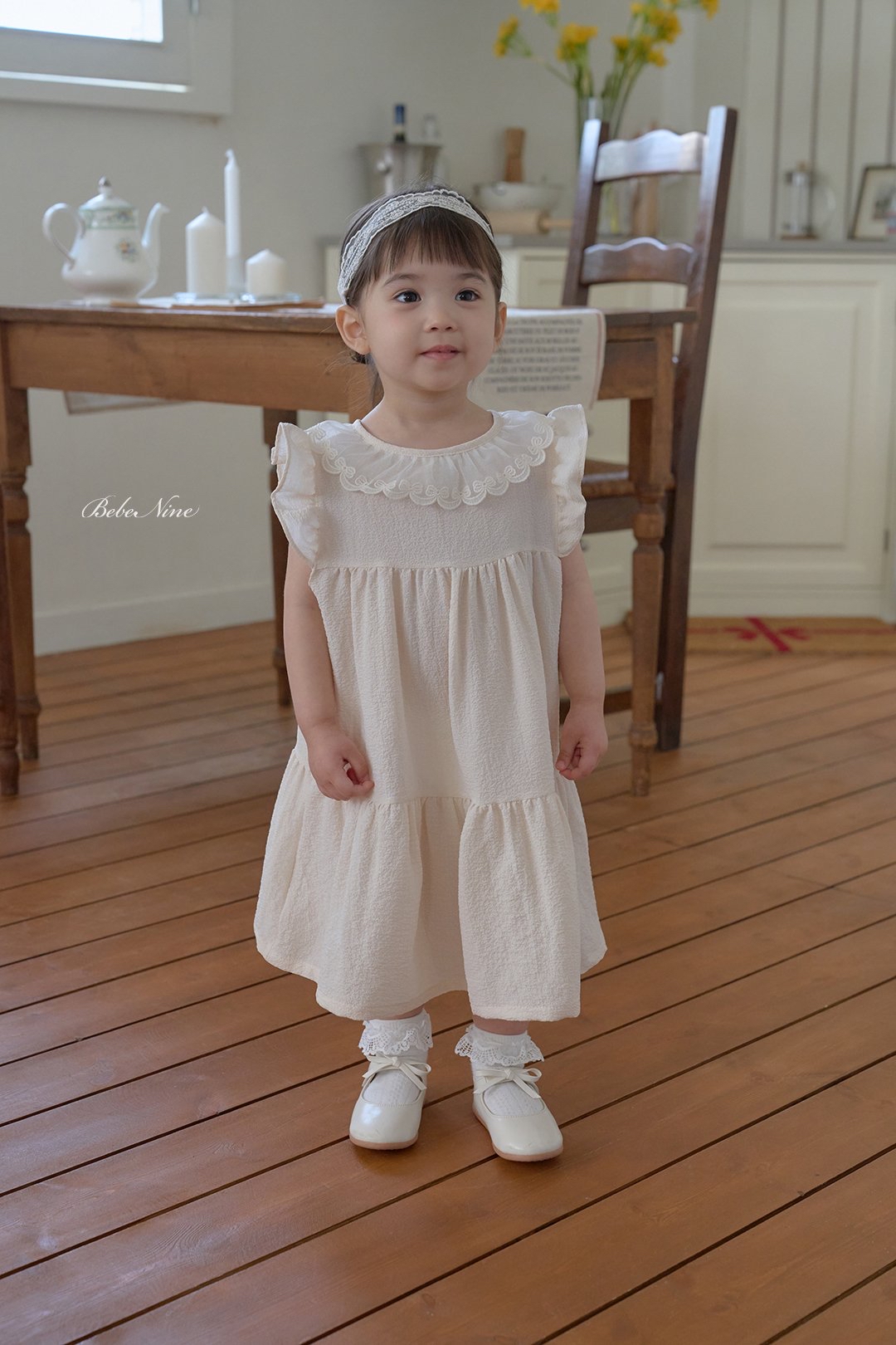 ☀️預訂 韓國直送☀️🇰🇷Bebenine兩色蕾絲領花綁帶荷葉袖連身裙