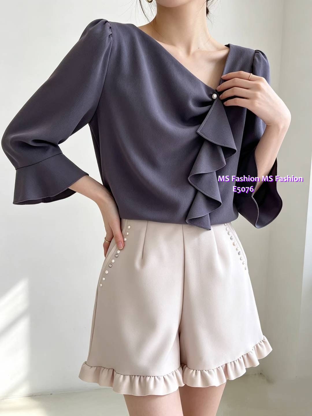 E5076 靚料V領ruffle top