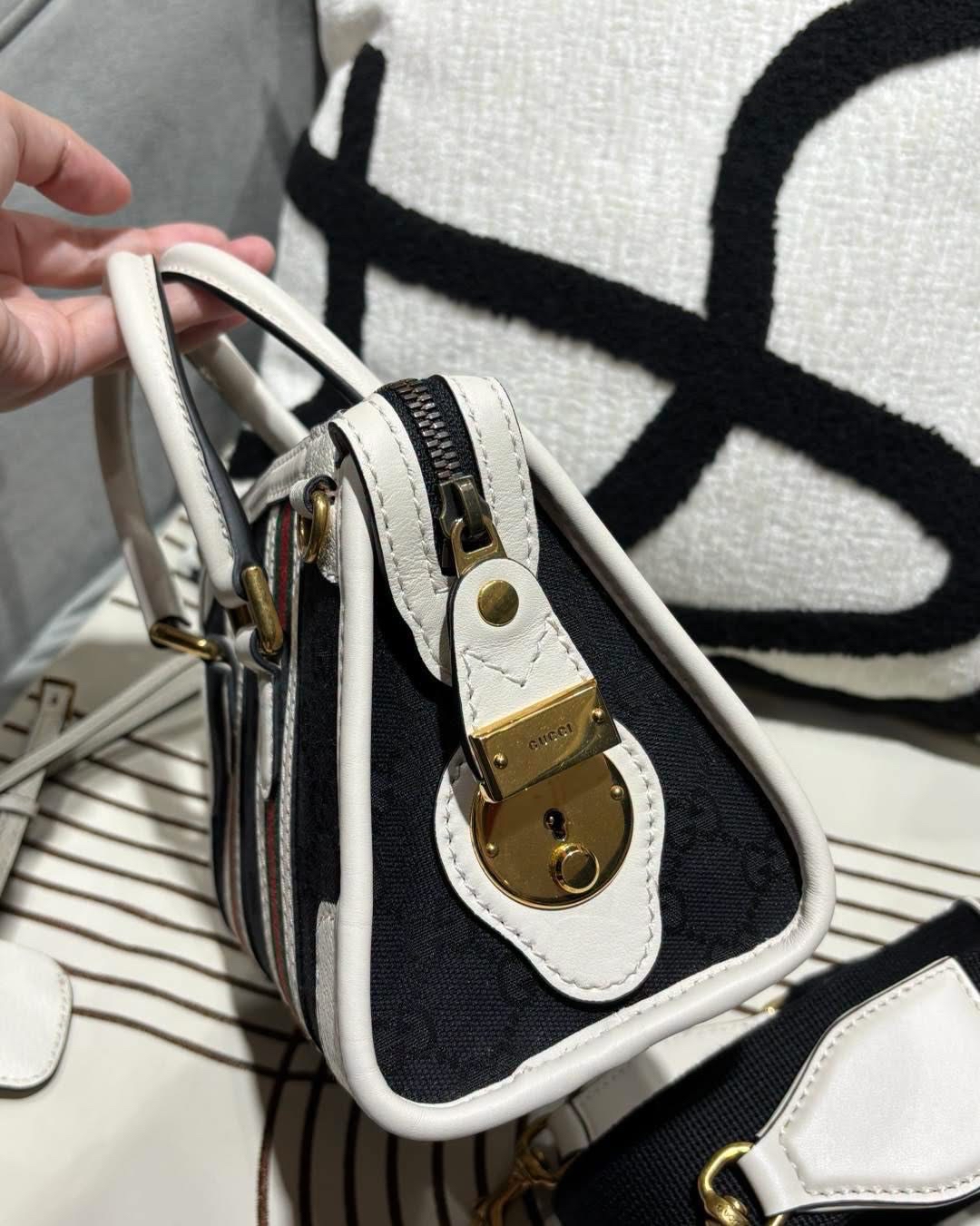 GUCCI Ophidia Mini Top Handle 2 way bag  100%Authentic,99%new unused ✅Tap ✅booklet✅ strap ✅dust bag  