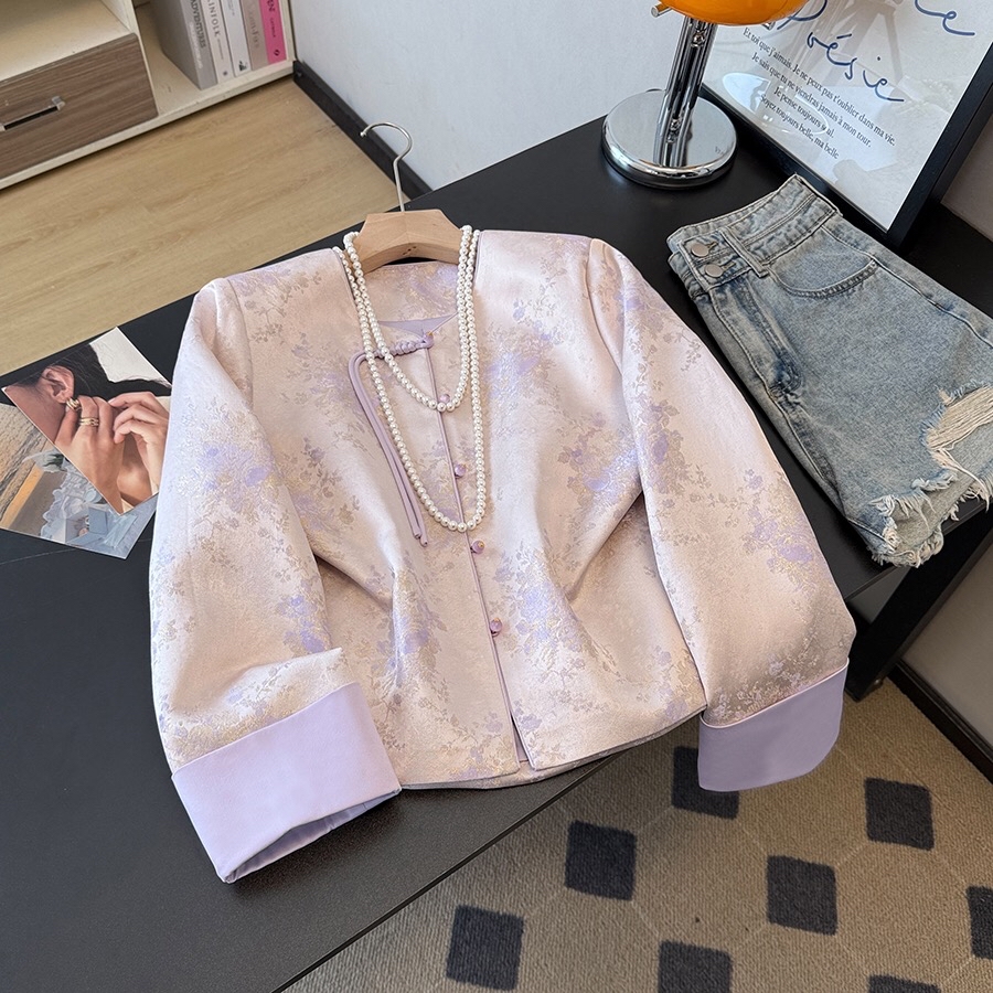 B160(9929) 新中式气质花纹复古缎面提花卷边袖单珠子流苏盘扣紫外套上衣