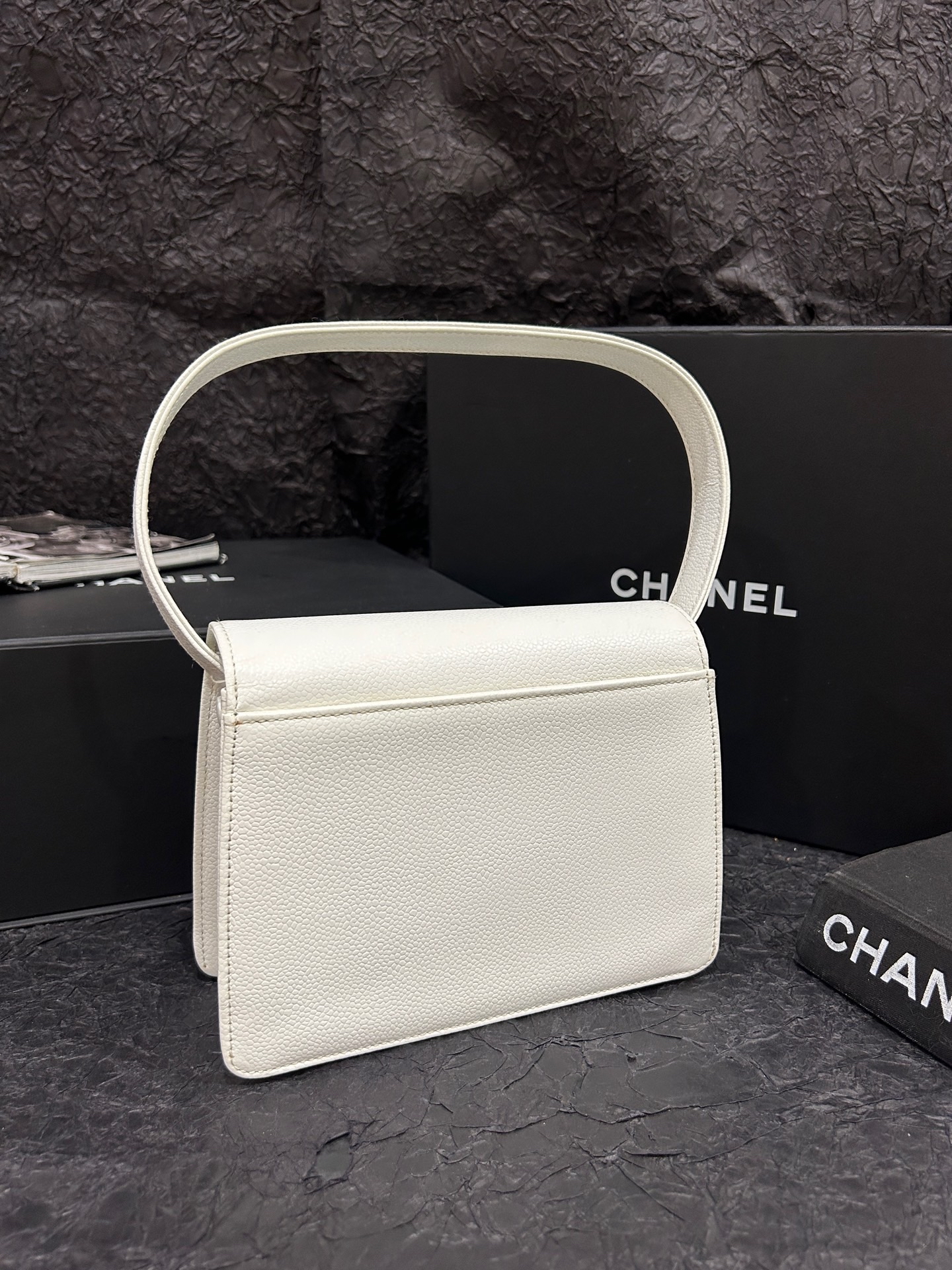 【預訂貨品】Chanel 白色腋下Kelly