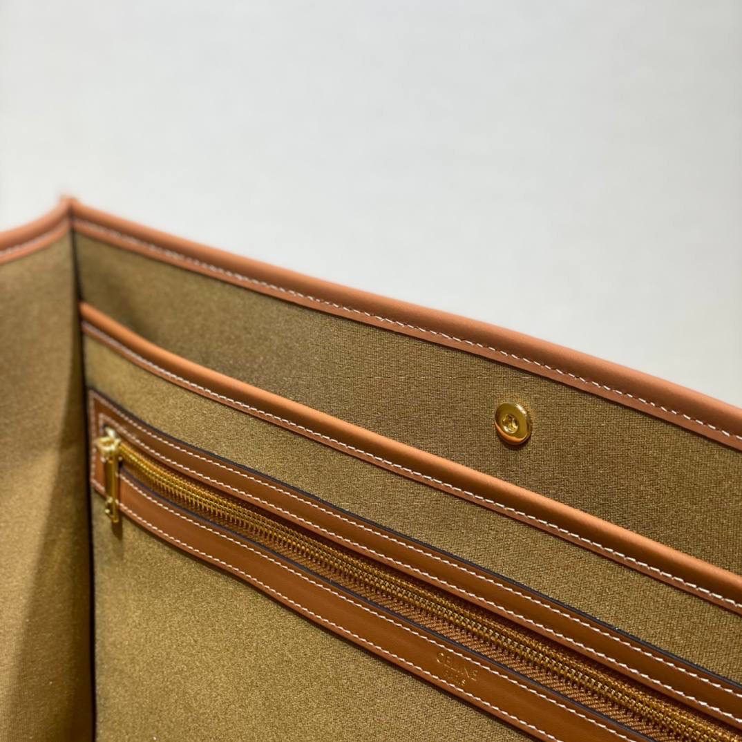 🔥大货实拍图 𝗖𝗘𝗟𝗜𝗡𝗘 ♥ 𝗧𝗥𝗜𝗢𝗠𝗣𝗛𝗘 𝗖𝗔𝗕𝗔𝗦 𝗧𝗢𝗧𝗘 型号：197912 尺寸：43*30*10cm