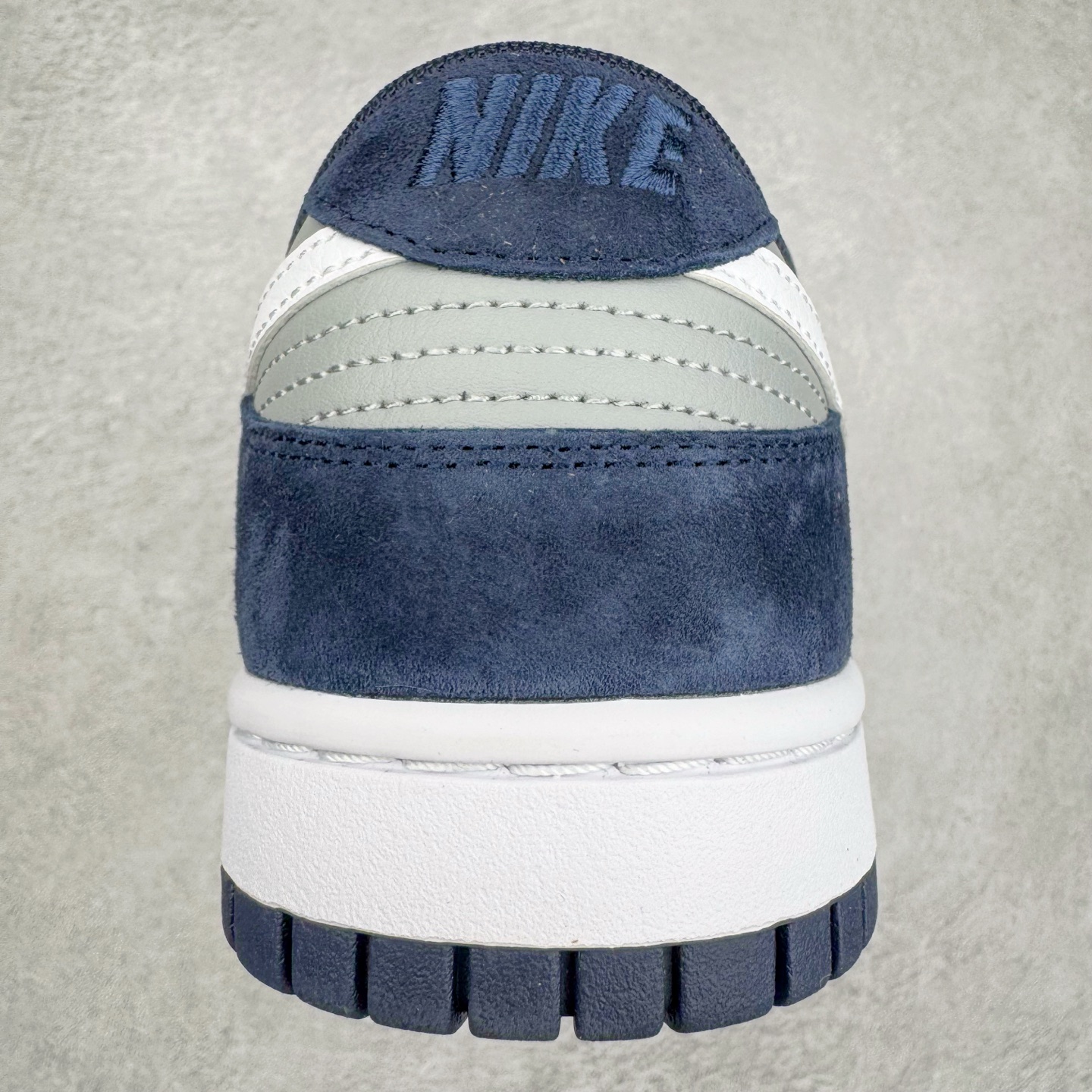 Nike Dunk Low "Georgetown Suede" IB3079-400
