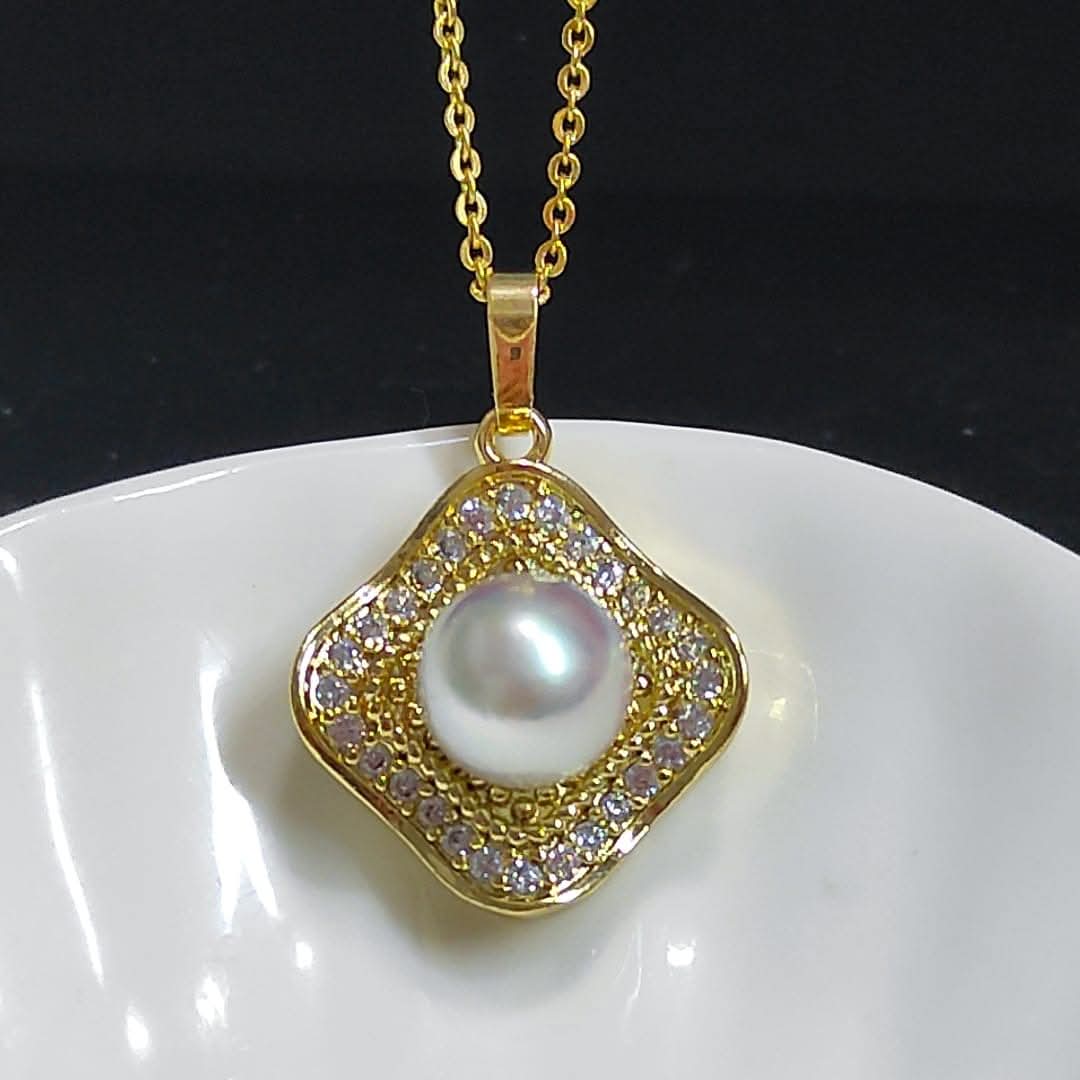 特價品‼️正圓極光日本無調色真多麻海水珍珠注金微鑲鋯石吊墜（送注金鍊）