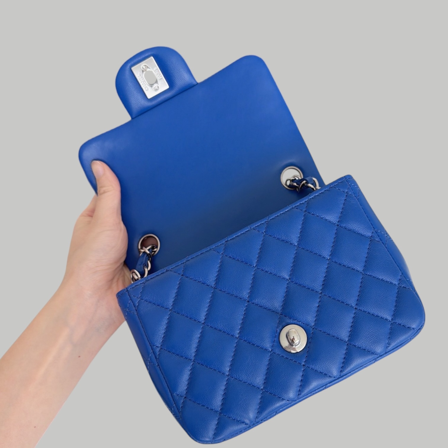 Chanel Lambskin square  藍色