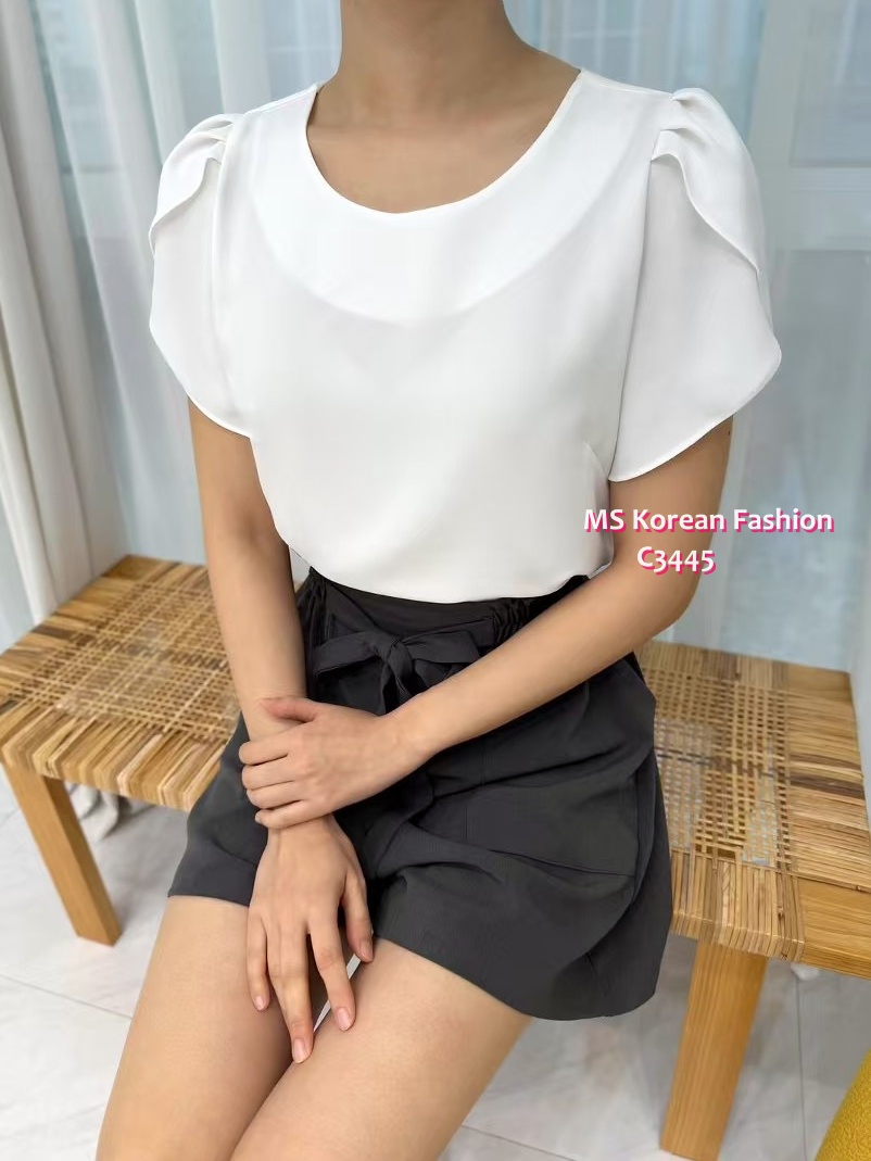 C3445 韓國🇰🇷靚料荷葉袖top