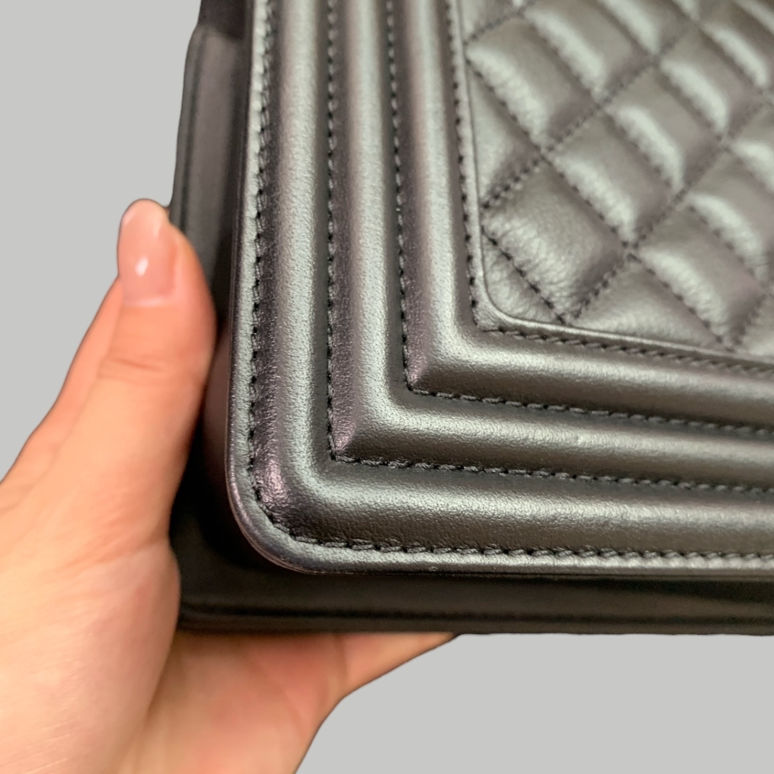 Chanel 小牛皮Leboy medium金扣