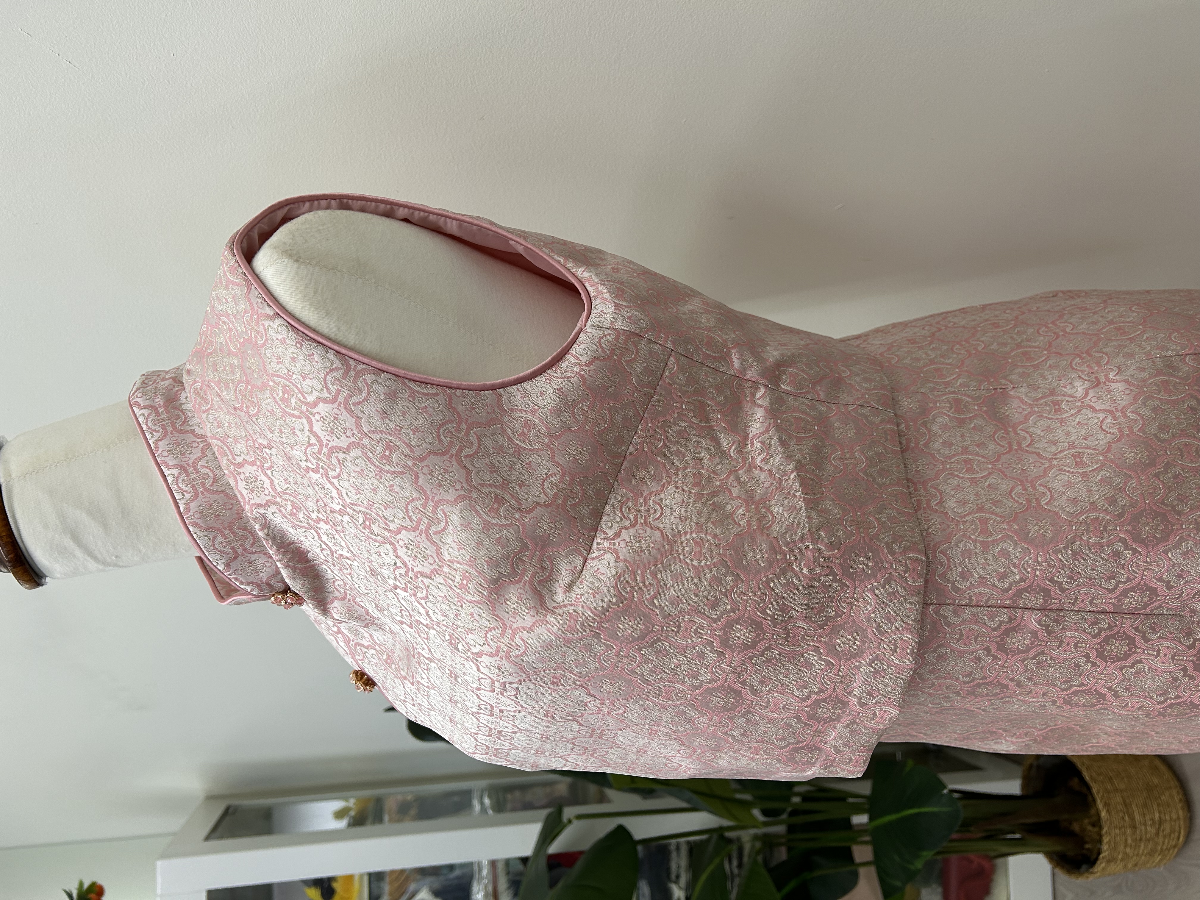 570.WB Retro Floral Sleeveless Qipao- Pink