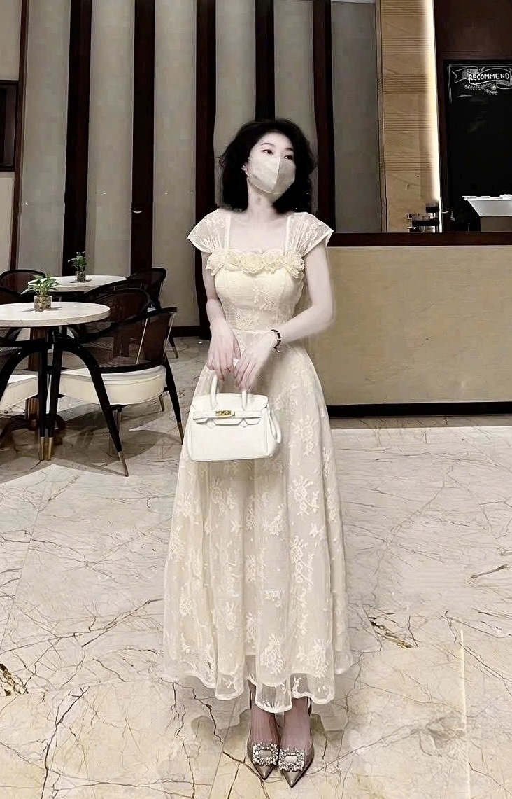 優雅蕾絲中長連身裙