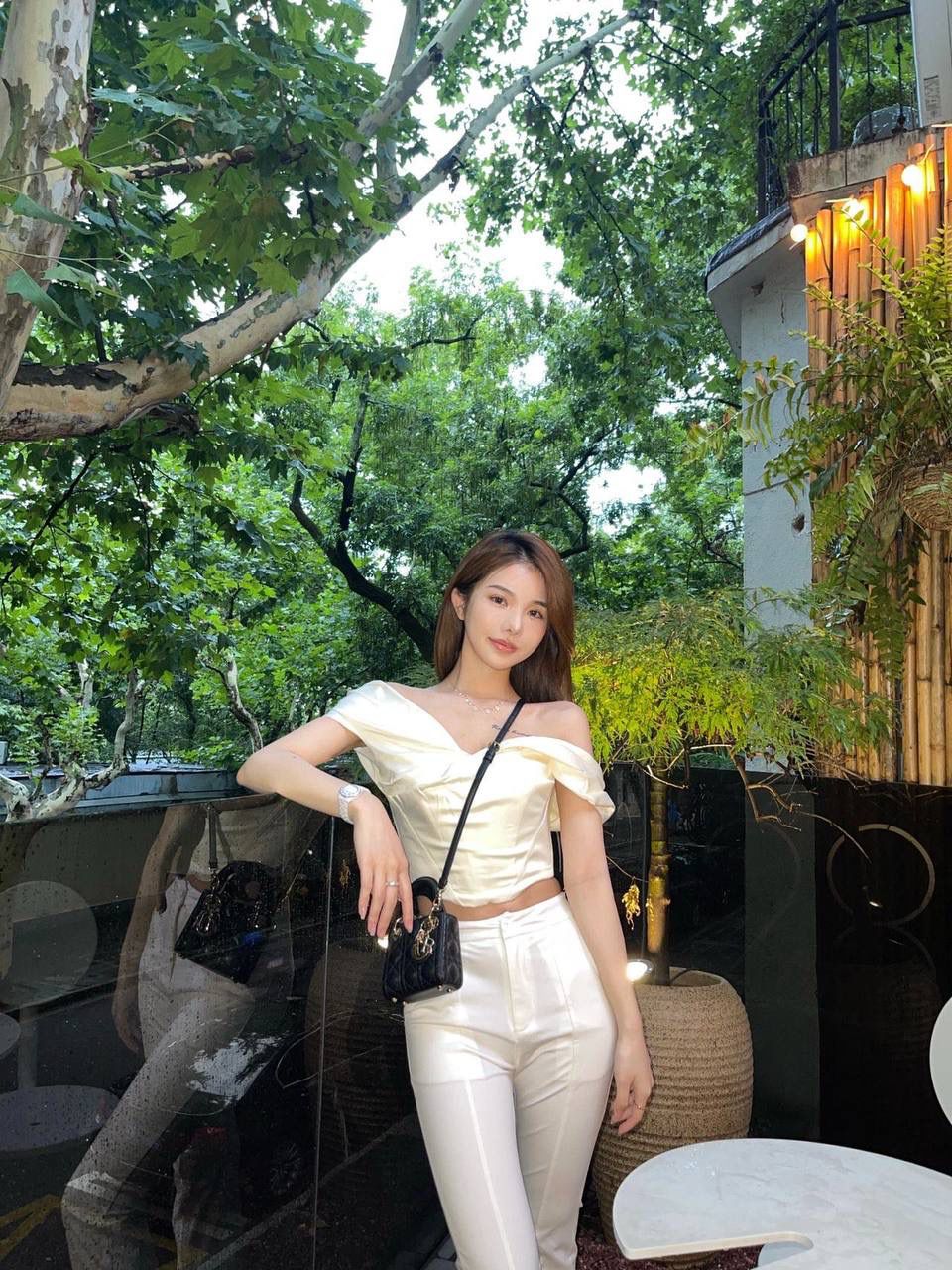 🈶羊皮小鸡黄 𝗗𝗜𝗢𝗥 𝗺𝗶𝗰𝗿𝗼 𝗹𝗮𝗱𝘆 𝗯𝗮𝗴 火爆全网的最新超mini系列 天阿噜！小小只，简直太太太太可爱了！ 精致到巴掌大小，无敌治愈我这颗少女的心啊！！ size：12×10×5cm