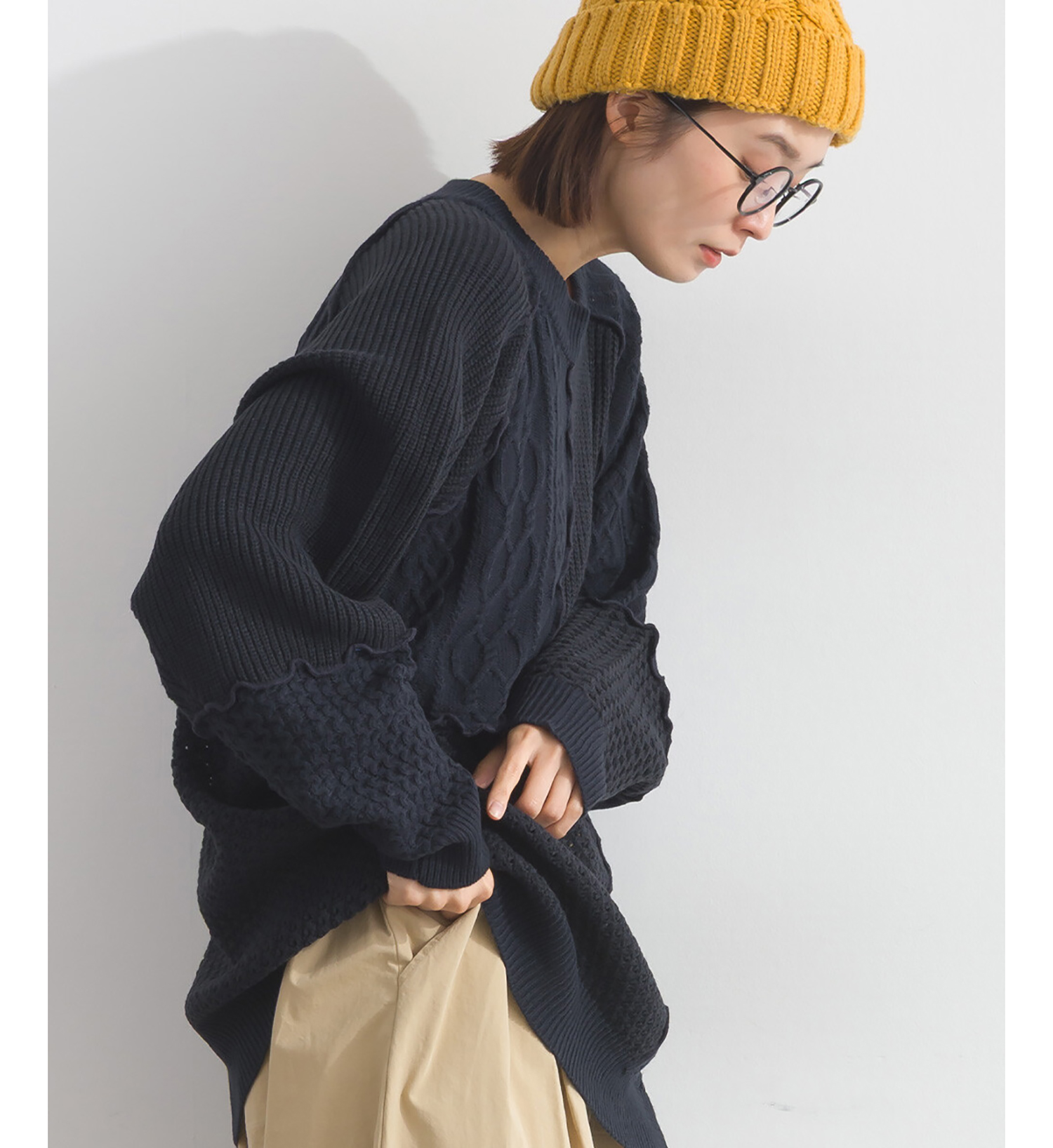 LP - 木耳邊拼貼冷織毛衣 (黑色)