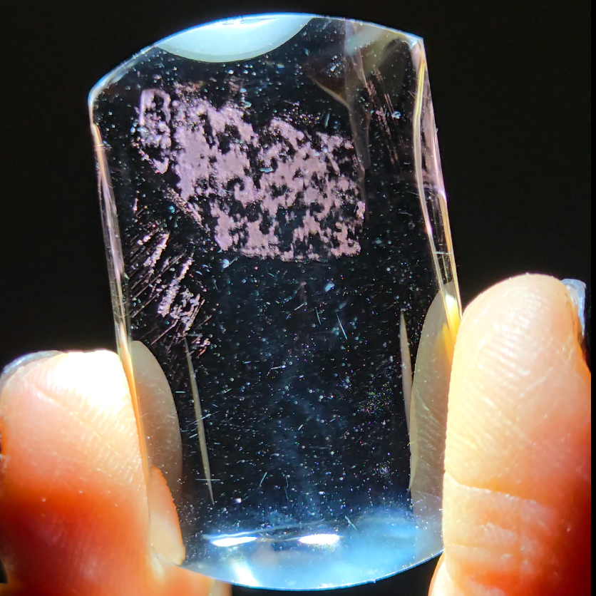 Red angel feathers in quartz - CQ221