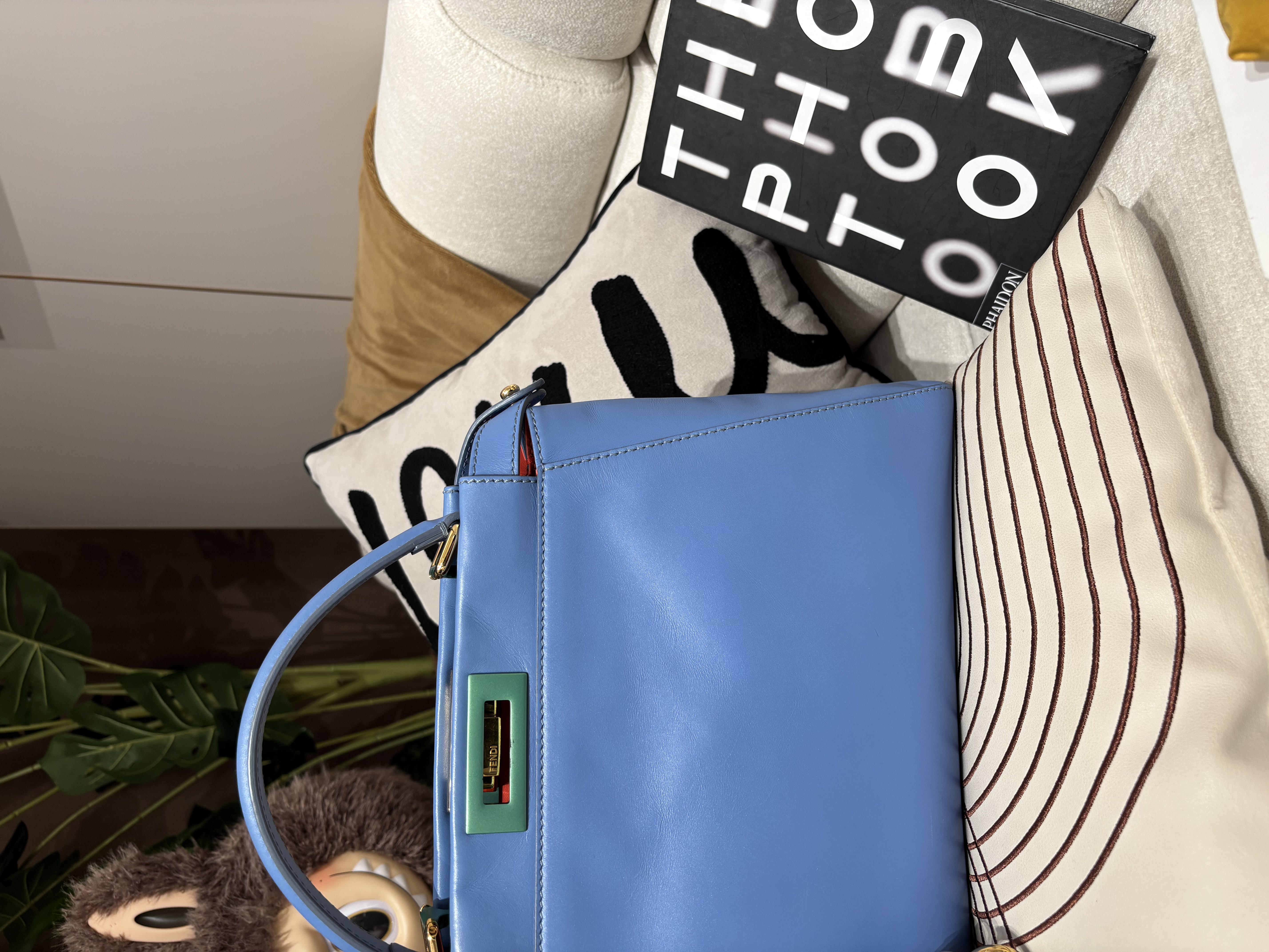 Fendi PEEKABOO REGULAR 100%Authentic , 98%new  ✅塵袋✅booklet tap 