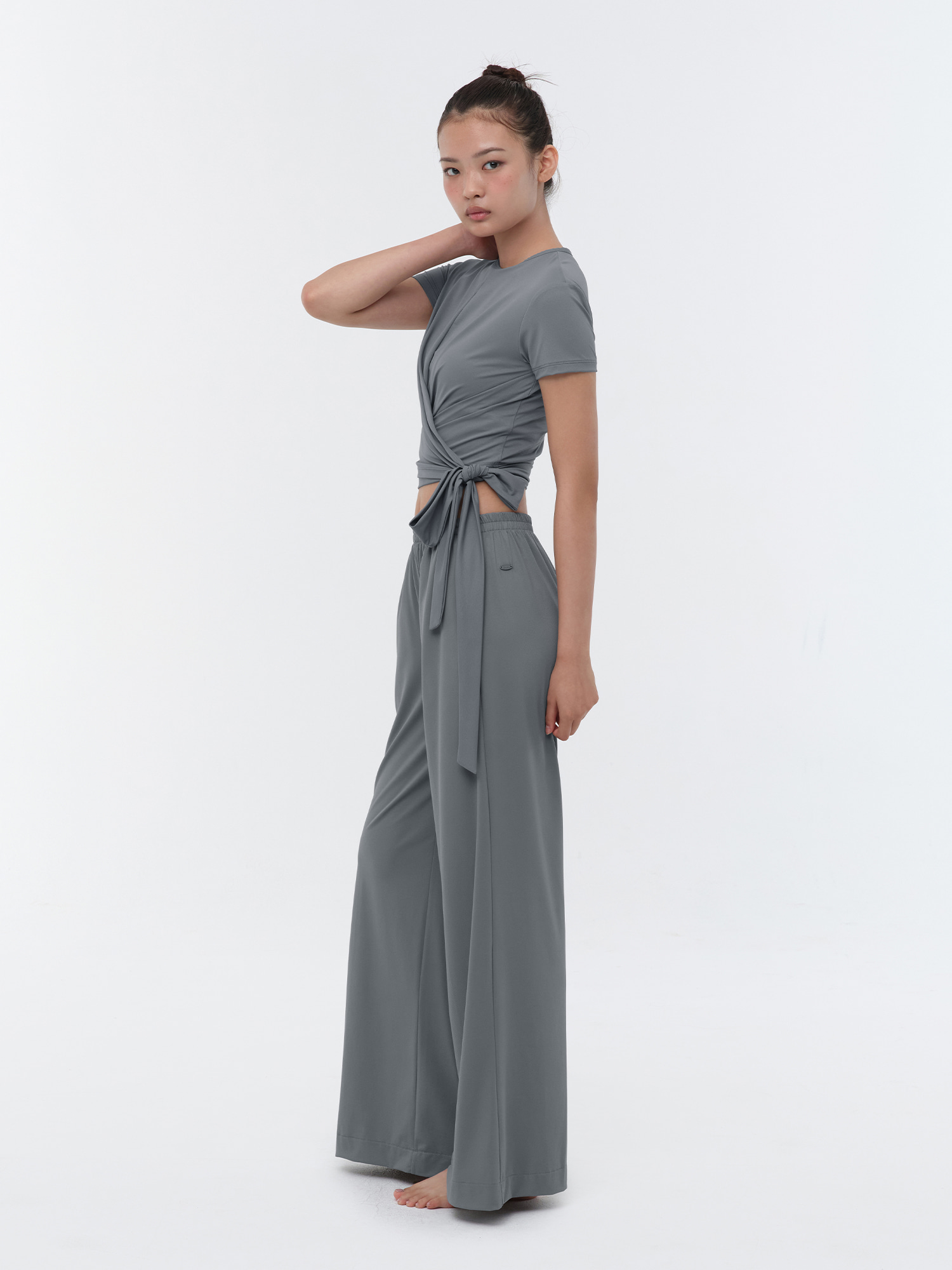 預購_Twist Strap Short Sleeve T-shirt by Conch
