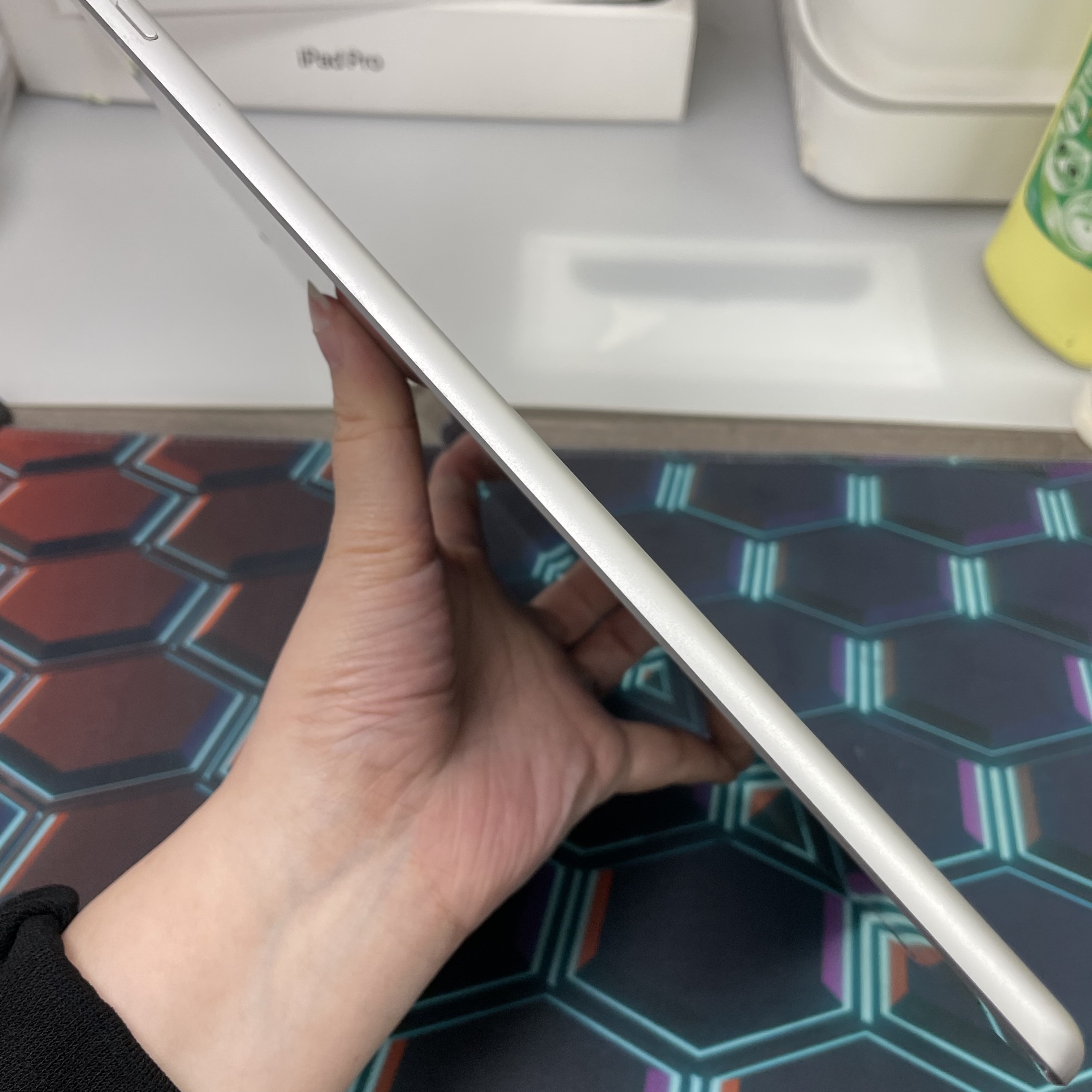 *768981 iPad 8 勁靚機 128GB WIFI版 銀色 sliver