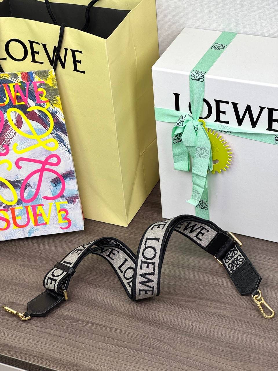 👉🏻升级版肩带【黑金】✅ 𝐀𝐧𝐚𝐠𝐫𝐚𝐦 刺绣肩带「黑金」 👈 全新升级上线♻️ （长度可调节） 编码：182323