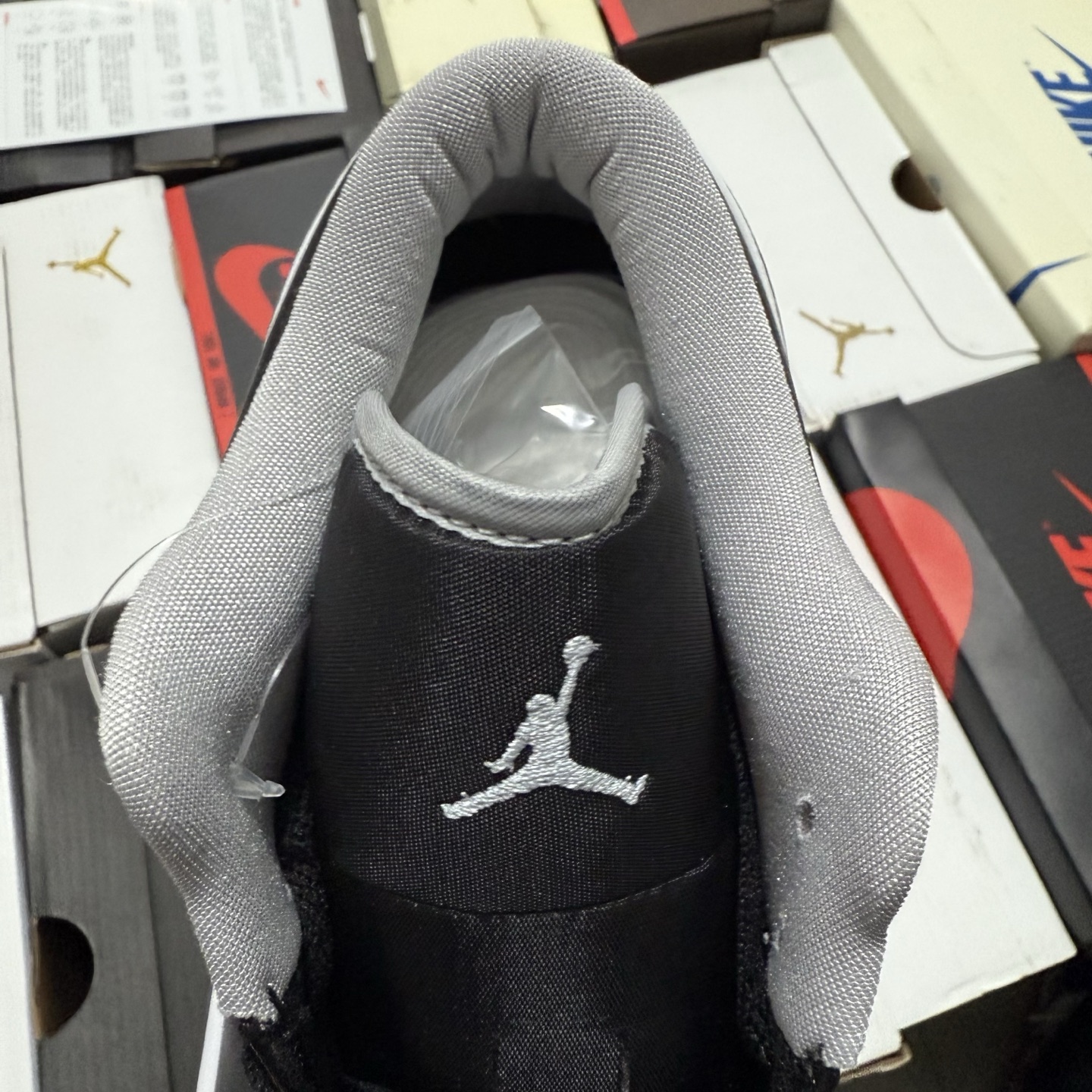 Nike Jordan 1 Low Black Light Smoke Grey Gym Red 553558-040