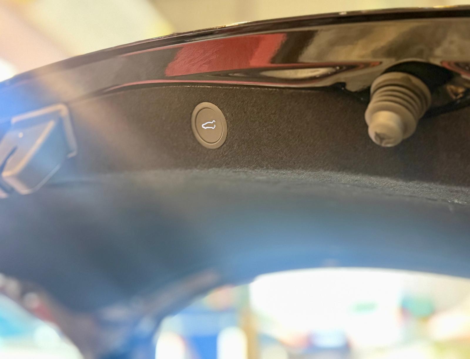 TESLA Model 3 Highland Performance 2024