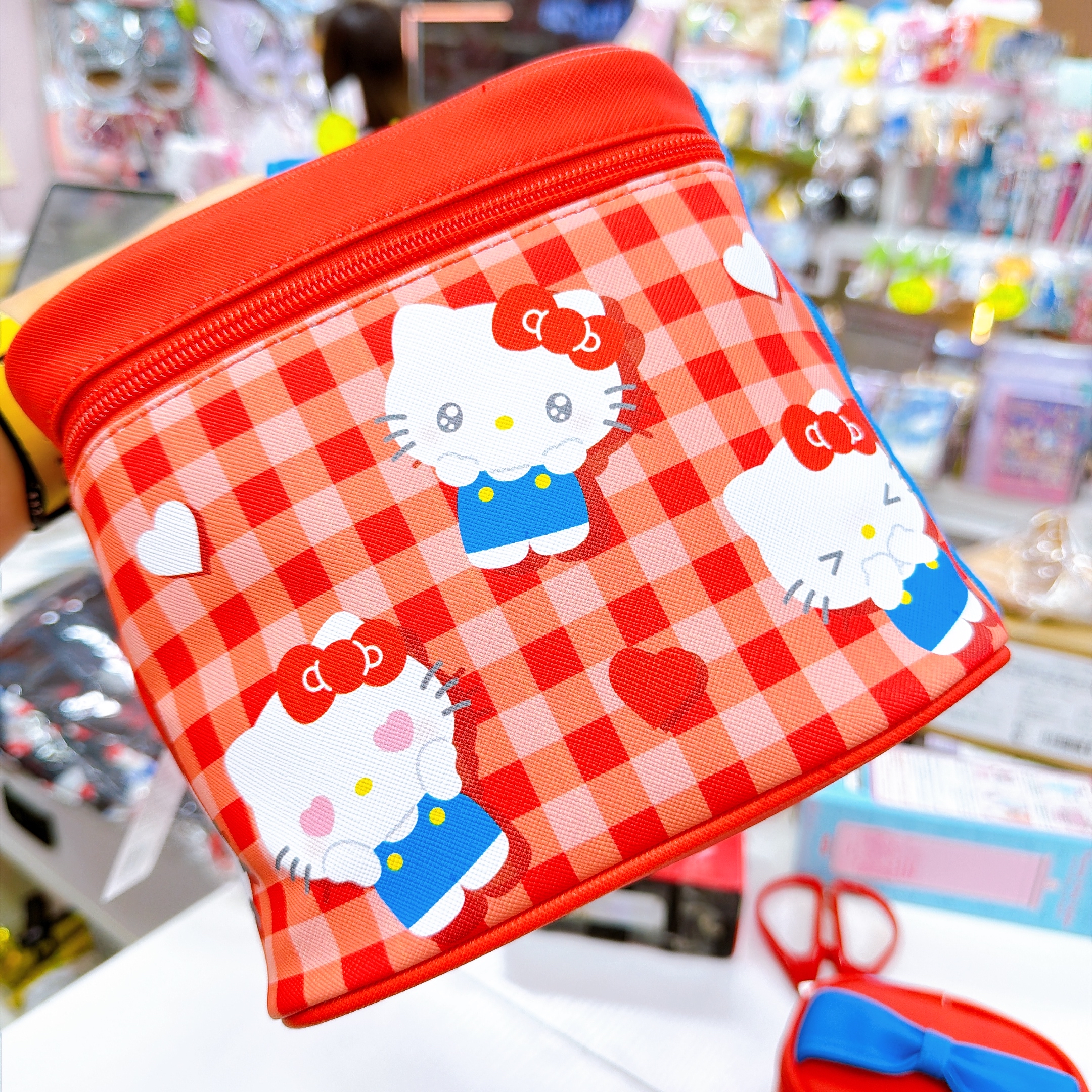 日本直送Hello Kitty新款旅行六合一衣物袋/手提化妝袋