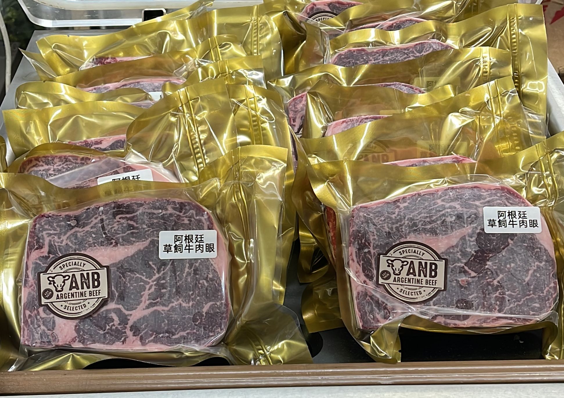 冰鮮阿根廷純天然無激素安格斯草飼牛肉眼（原條85折）