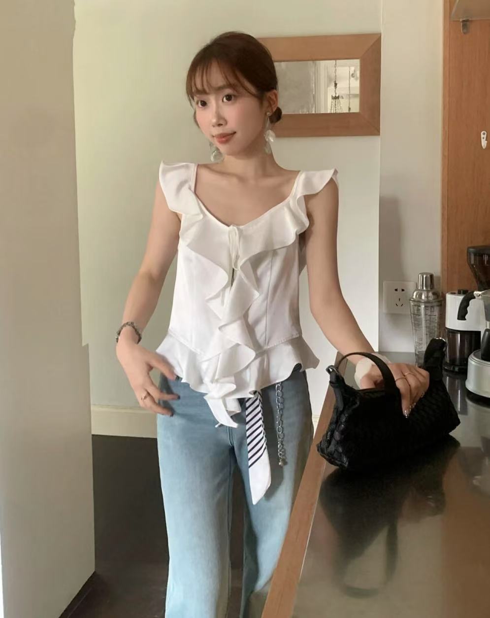 TP366缎面荷叶边上衣