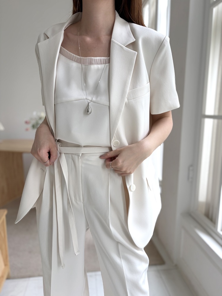 Aveline Relaxed Fit Blazer (Ivory)