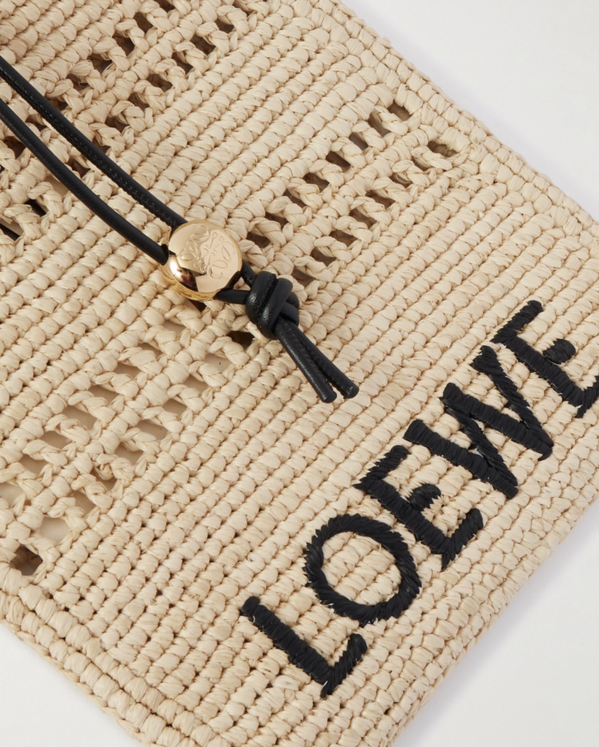 限時優惠✨訂貨‼️Loewe pocket bag  Size 21x16cm 放到電話🫶🏻