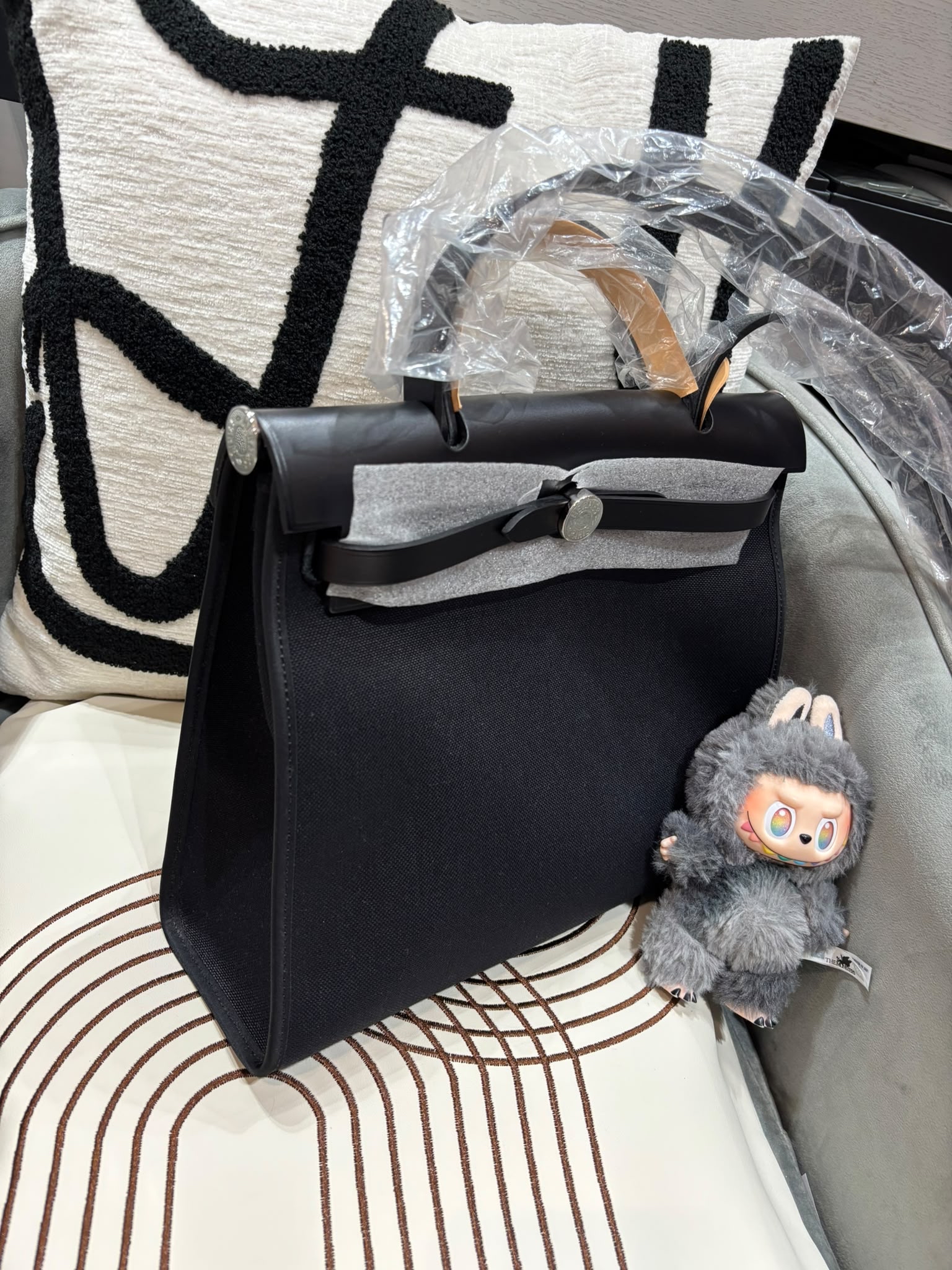 全新 Hermes herbag 31,黑銀，STAMP T 100%Authentic, 全新未使用品 ✅收據副本✅key lock✅塵袋✅box