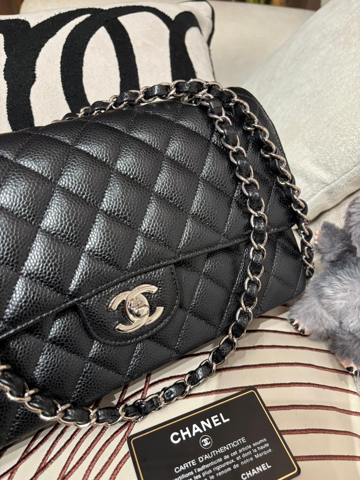 Chanel Classic 25cm A01112 黑色荔枝牛皮銀扣 100%Authentic, 98%New ✅26Card ✅Dust bag✅Box