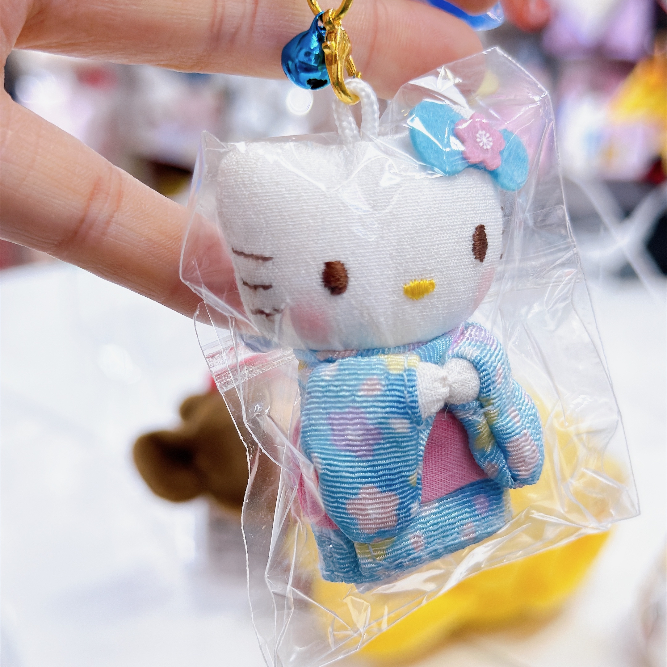日本直送Hello Kitty和服絹布Kitty公仔電話繩