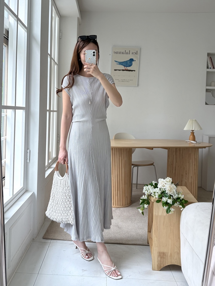 Elea Ribbed Flowy Dress (Mint)