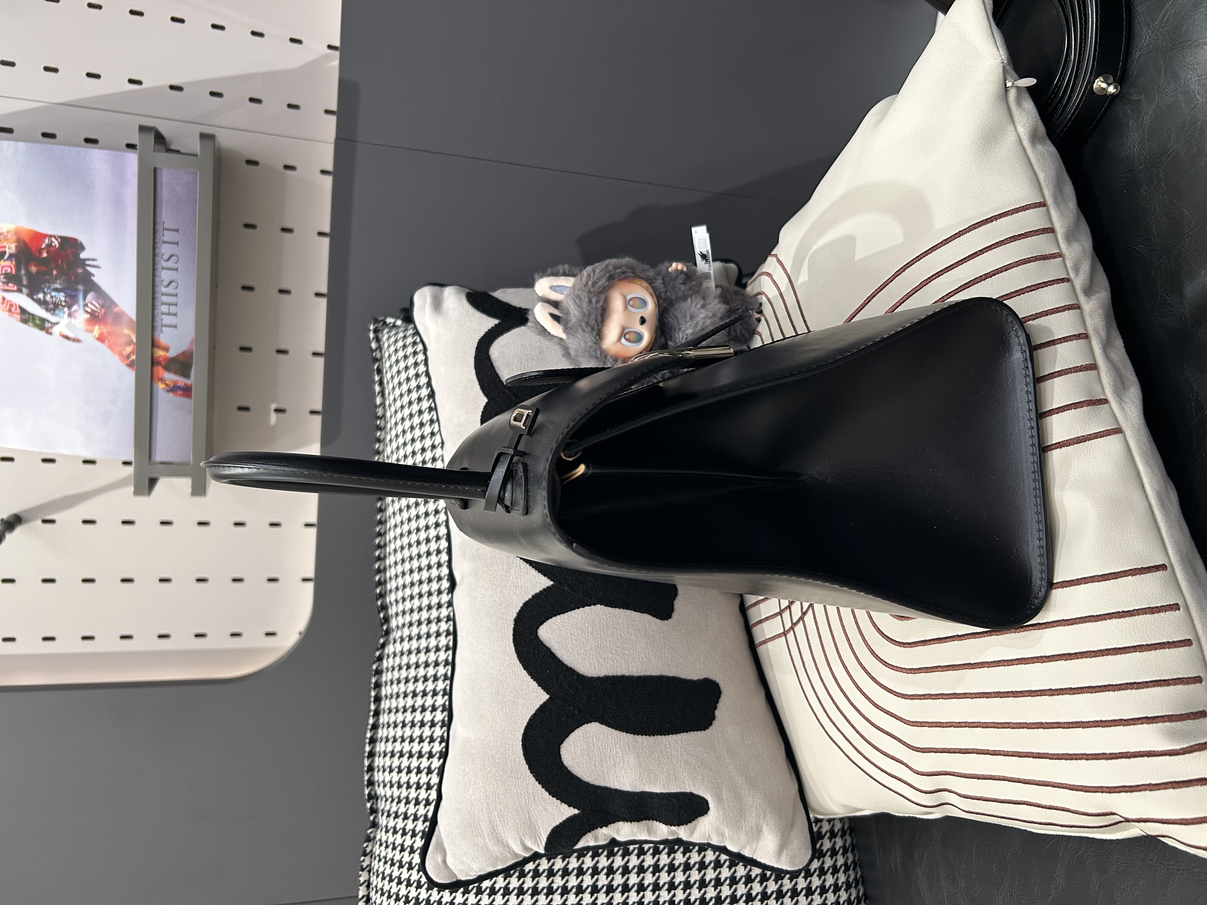 Delvaux brillant mm calfskin 黑色牛皮金扣100%Authentic ,93%new✅肩帶