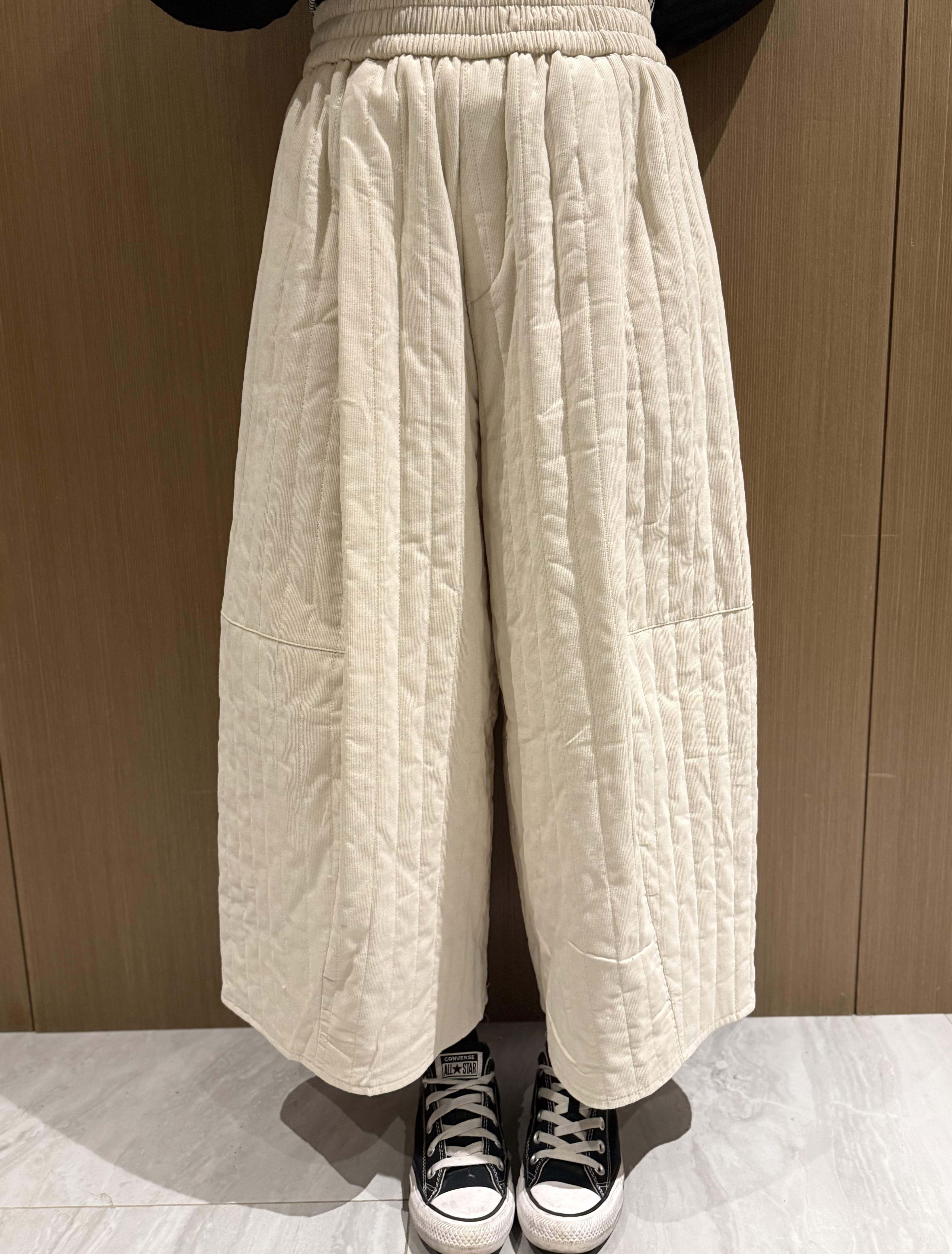 薄燈芯絨直紋裙褲