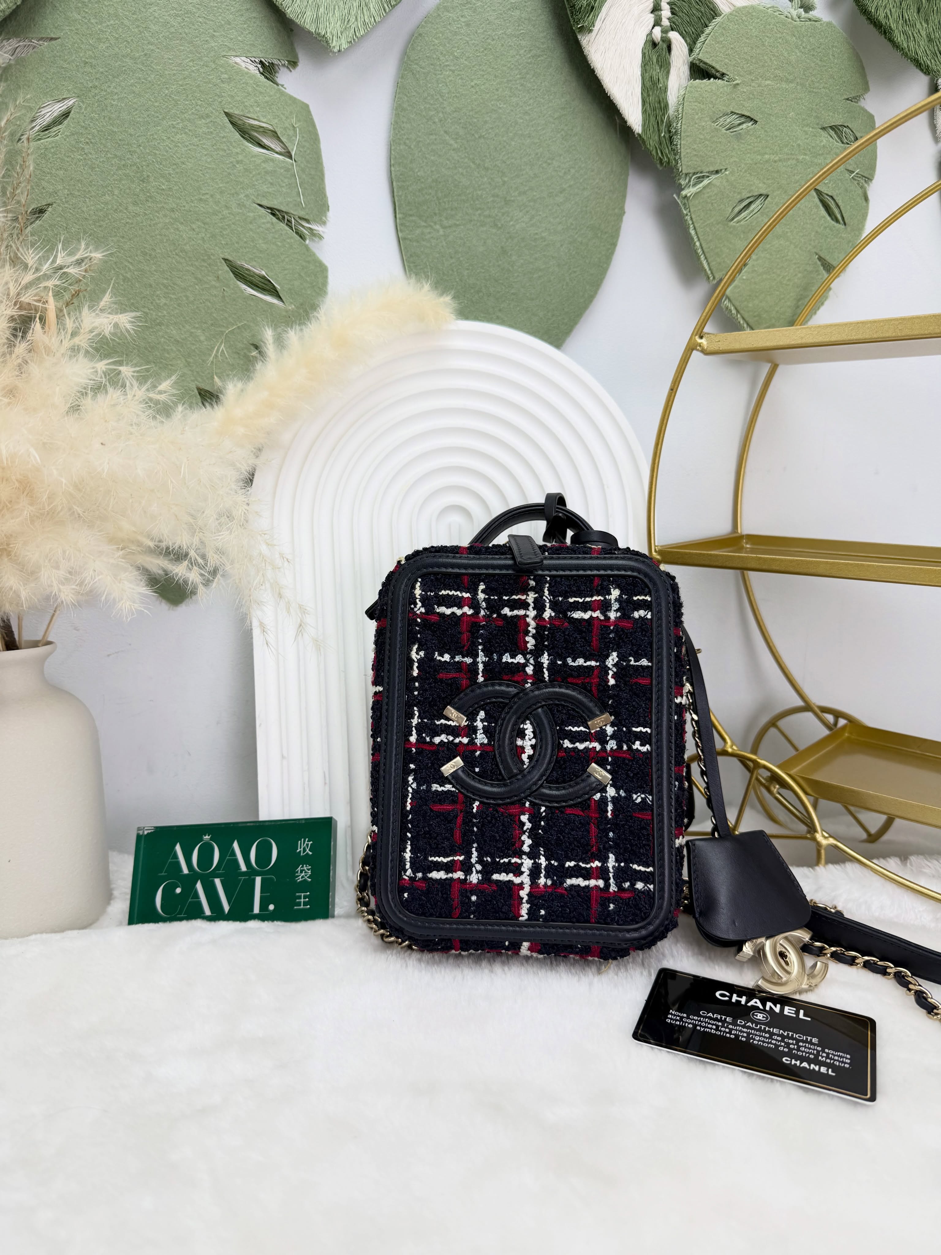 Chanel👜 PRE OWNED 🛍️Tweed 粗花呢豎版手提鏈條相機包💼30開 有塵袋 有卡❤️💙 
