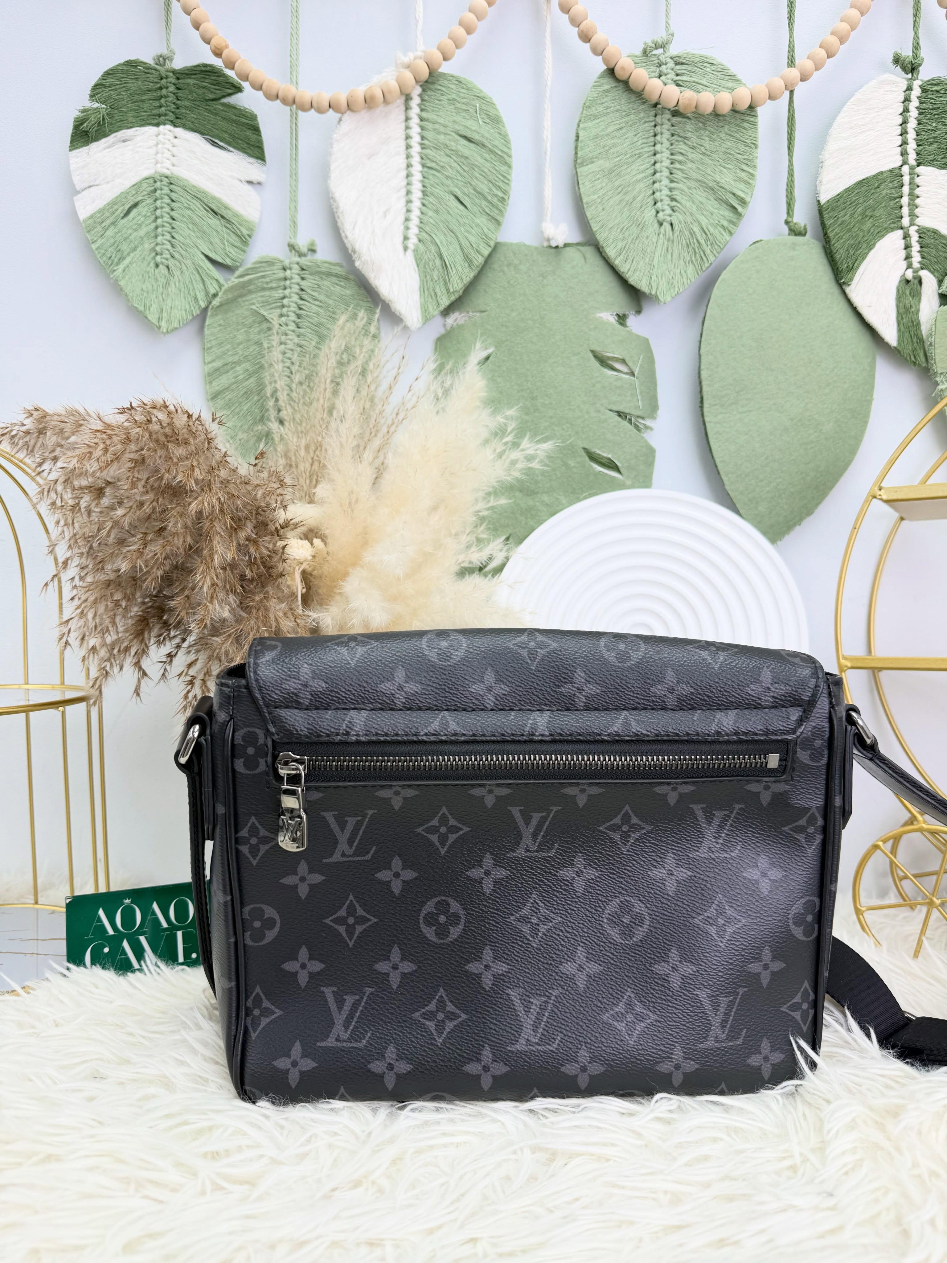Lv👜 PRE OWNED 🛍️黑色 老花郵差包 pm size🖤