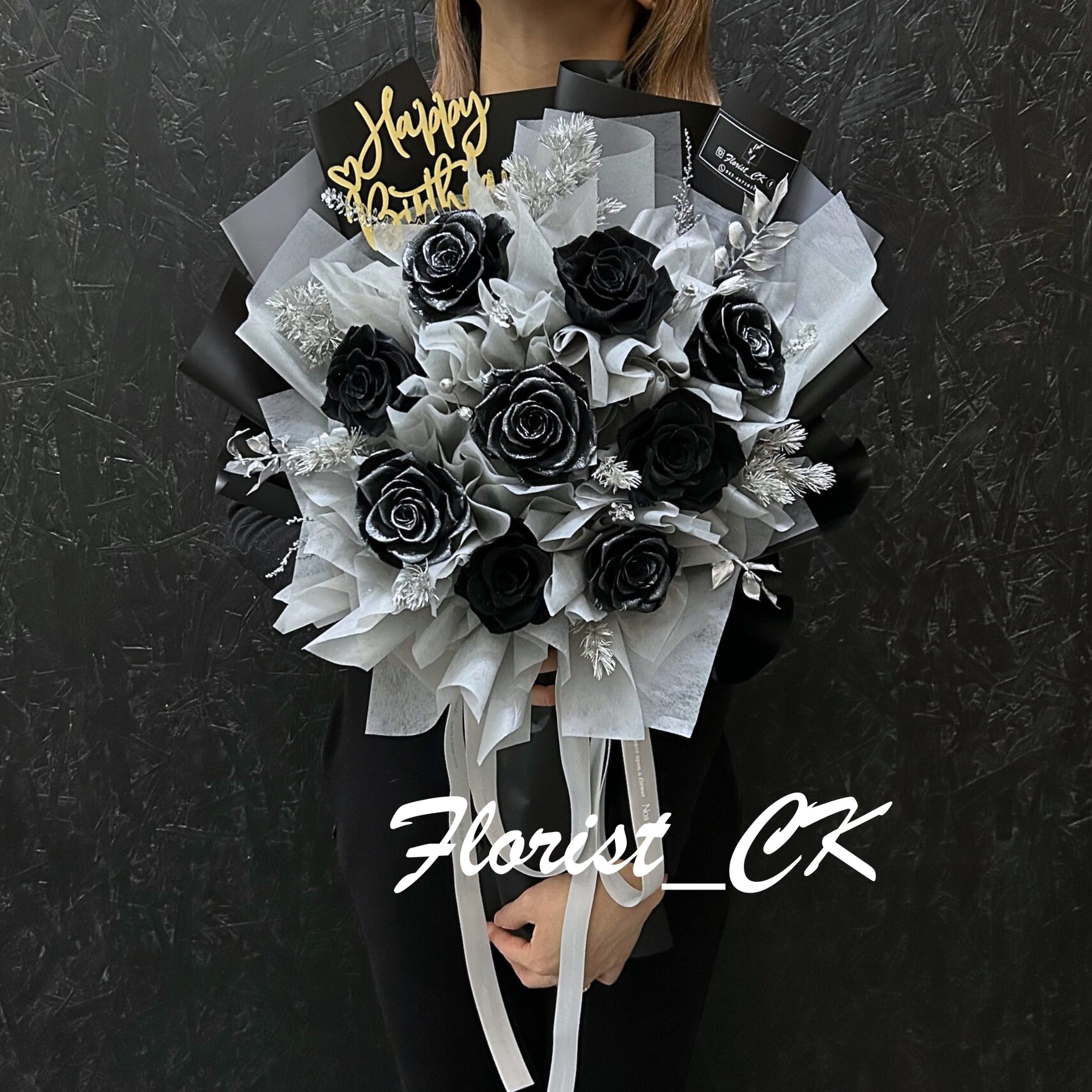 Mysterious Black｜永生玫瑰花束 (6 朵 / 9 朵；預訂款)