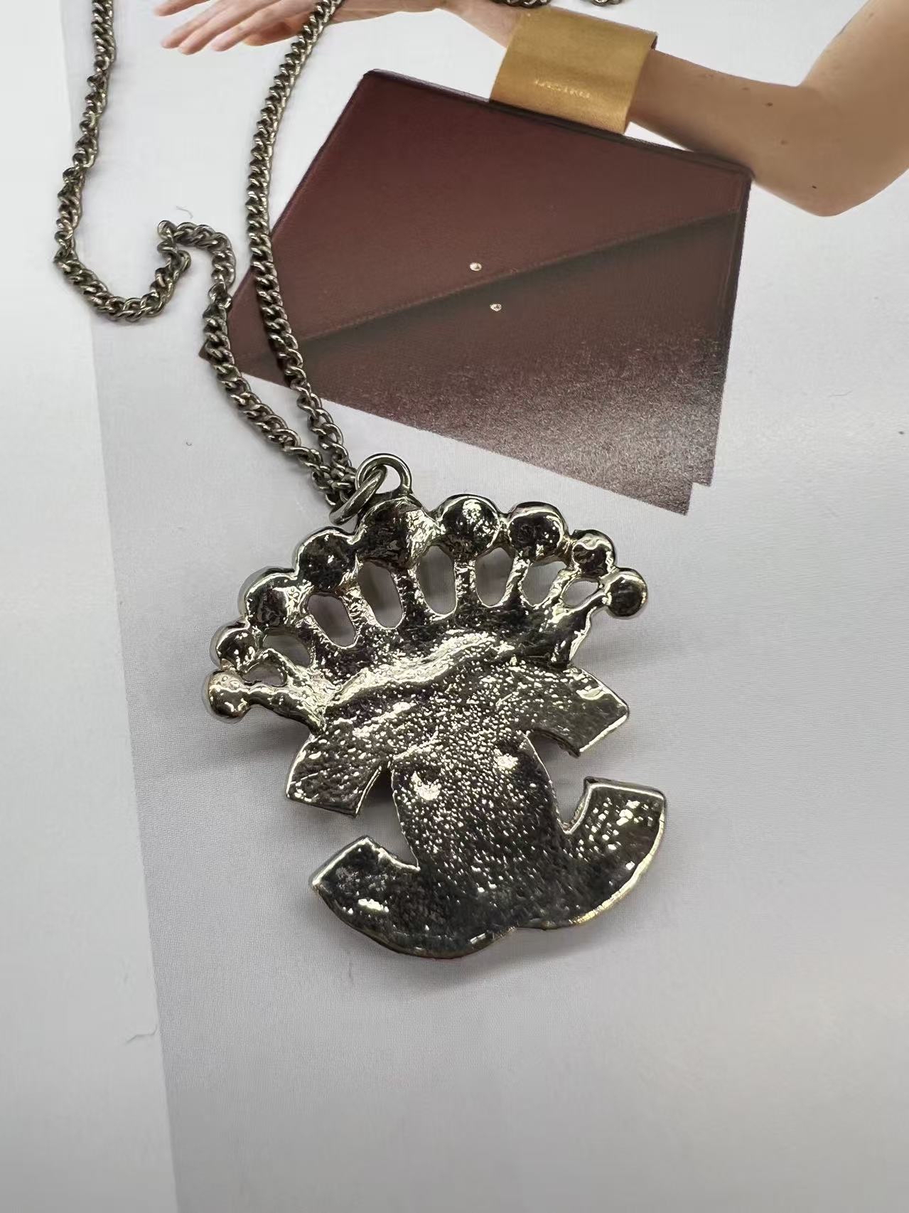 Chanel 珍珠皇冠項鍊