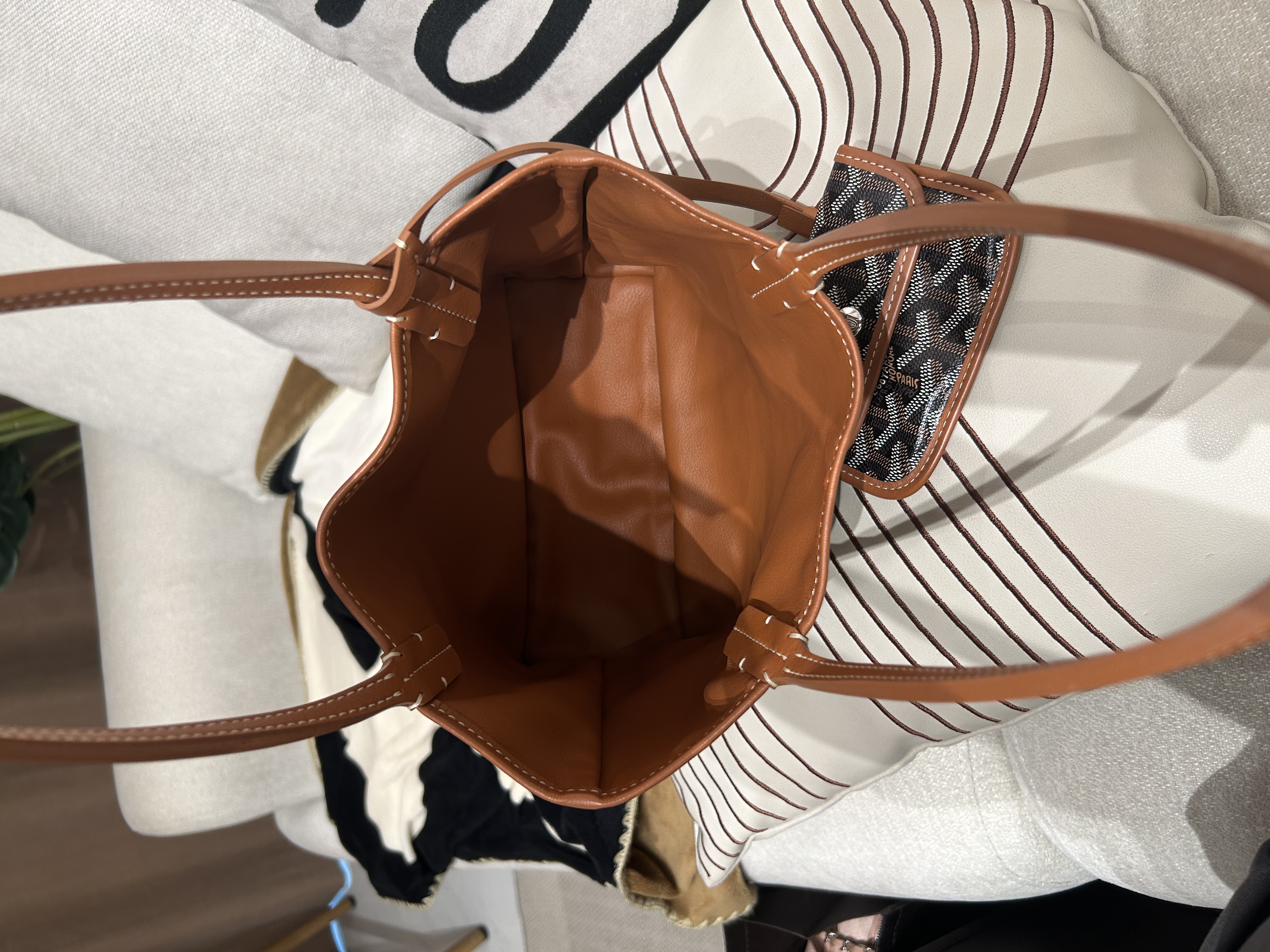 Goyard Anjou Mini Tan 100%Authentic, 98%New ✅Dust bag