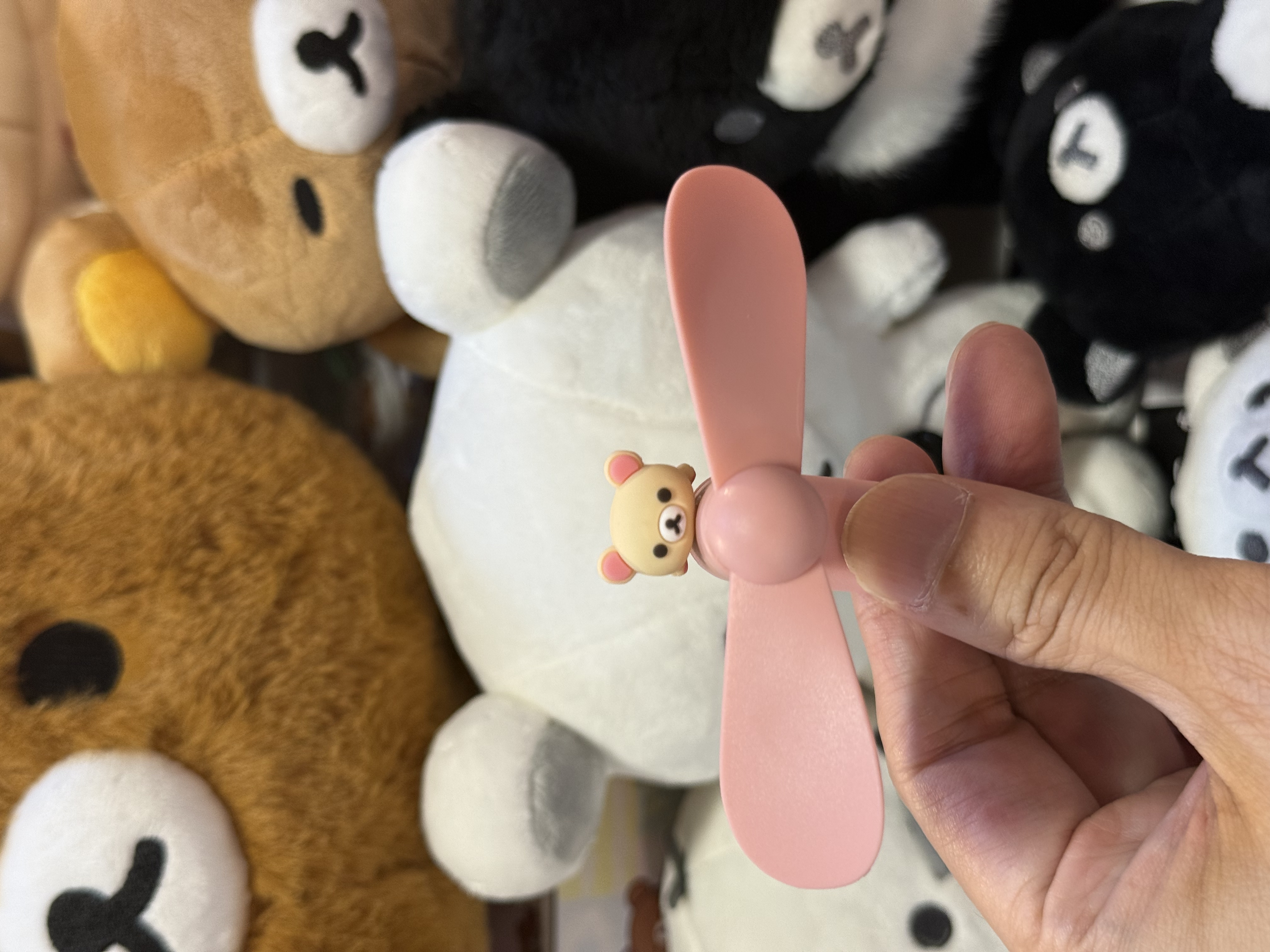 ⭕️留意此商品只能寄香港及澳門地區！《現貨》全新Rilakkuma 智能風扇 全2款。Type-C 插頭。即插即用 手機/外置充電器均可用（需 Type-C 插頭）