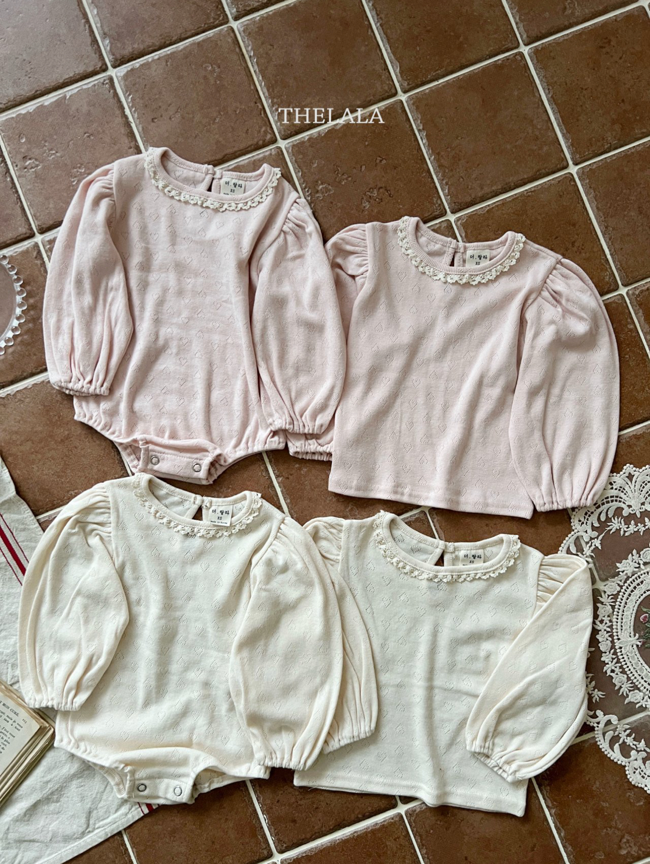 🌸預訂 韓國直送🌸🇰🇷THELALA兩色蕾絲心心通花長袖包屁衣