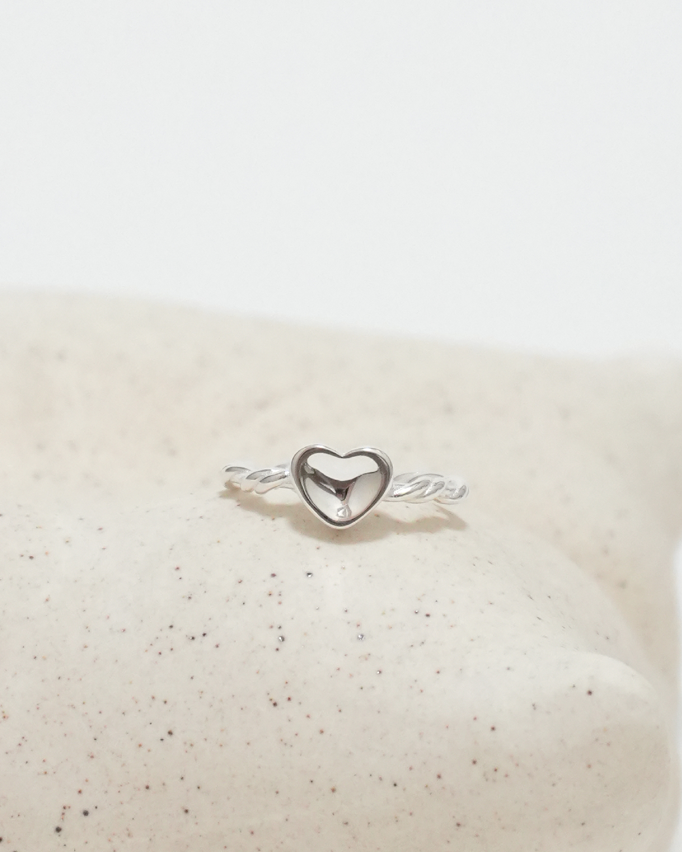 Dreamy Lace Heart Ring