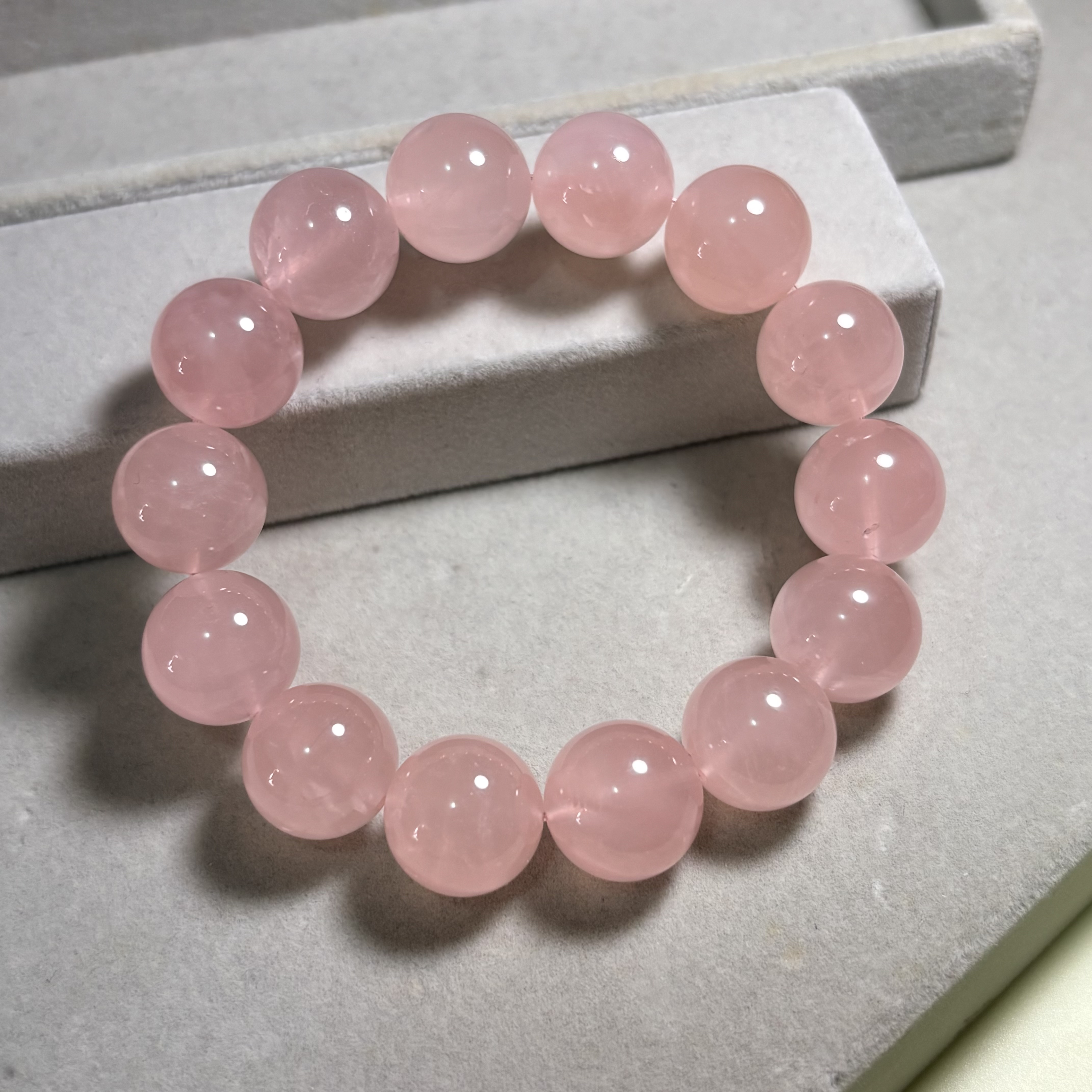  【人緣】馬粉晶手串 No.4563 l規格：15.5mm珠17cm手圍｜附送證書