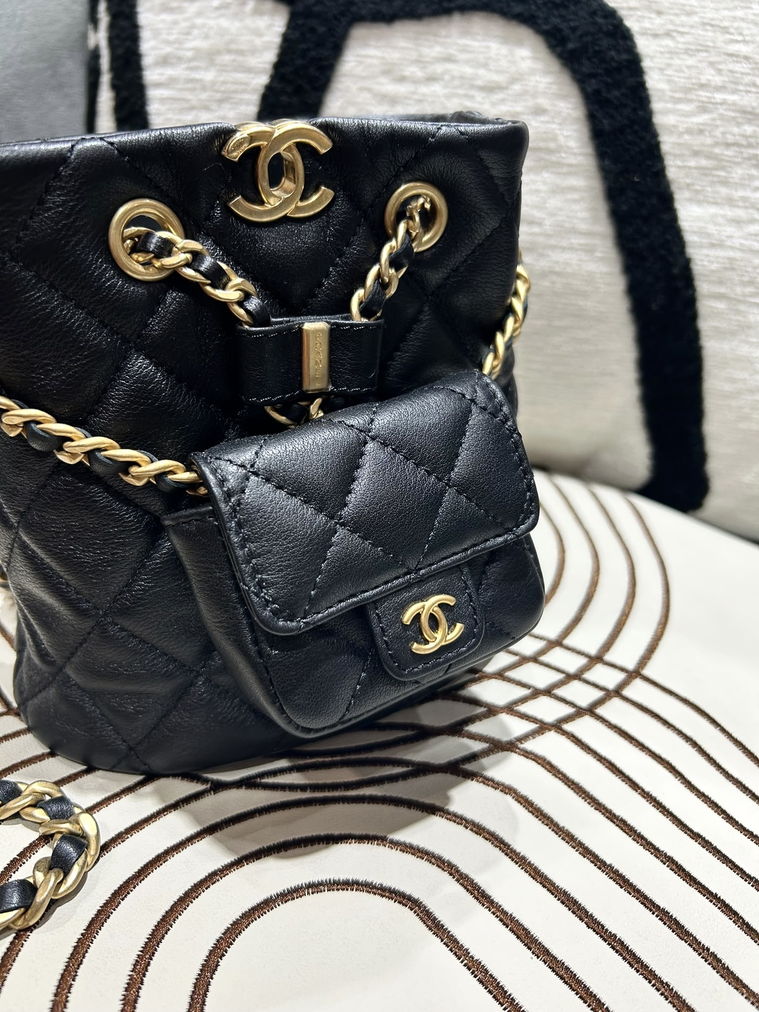 Chanel mini backpack AS3947 黑金迷你背囊 100%Authentic,98%new  ✅晶片✅Dust bag✅box