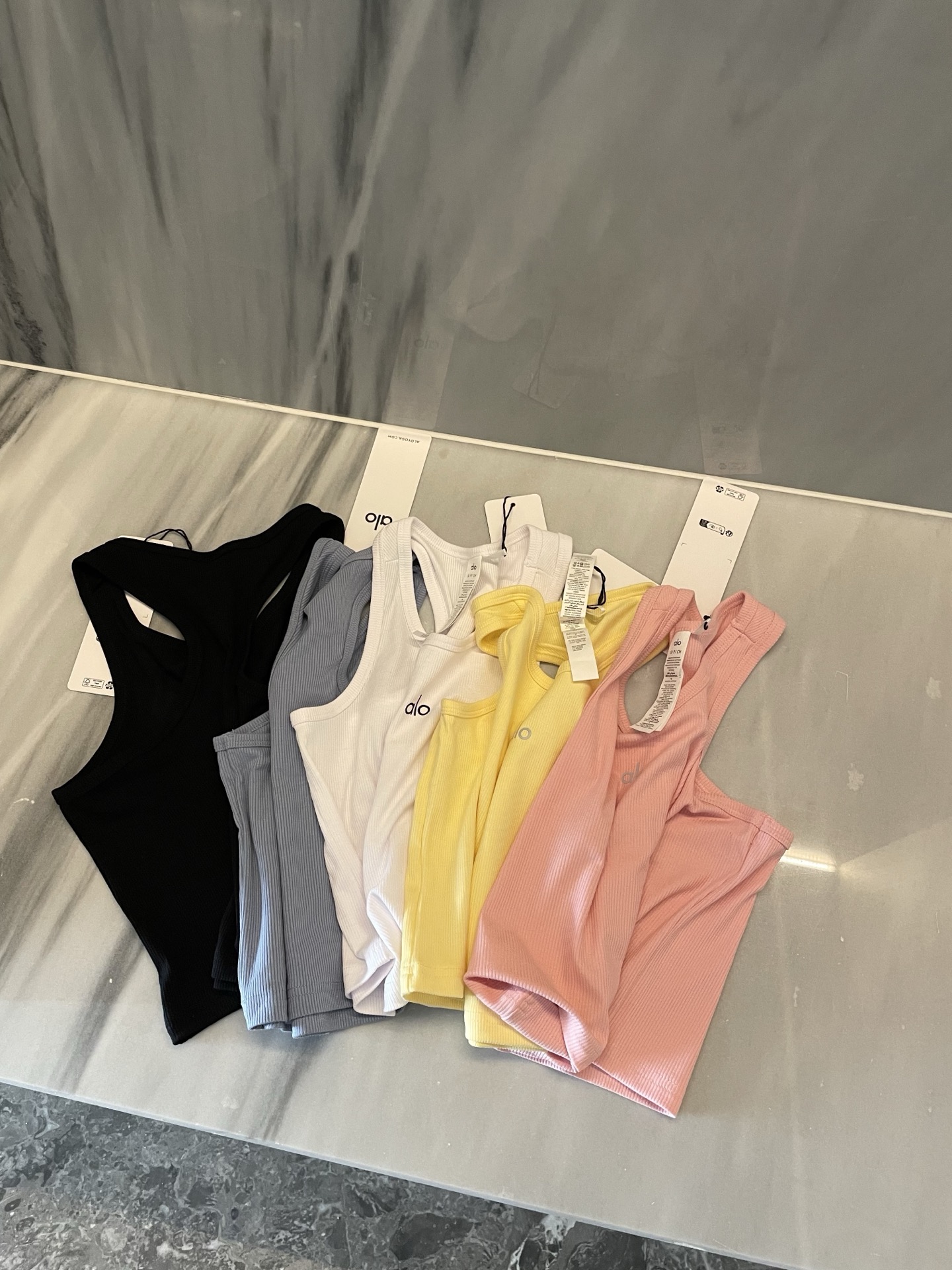 $88件。2件起$80件🔥 爆款！Alo瑜伽短款背心 🔥