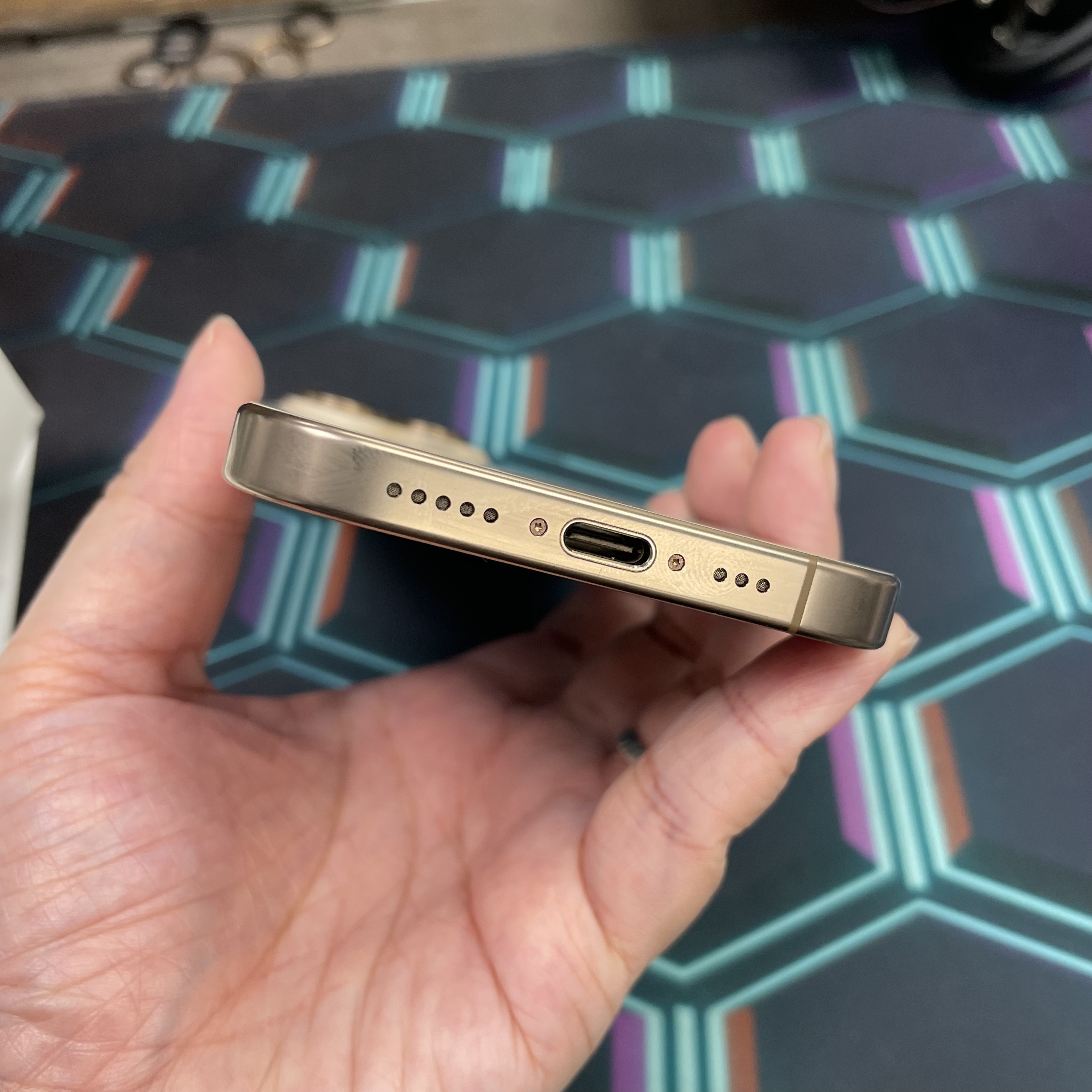 *8349 16 Pro 完美機 256GB 電90 沙色 gold