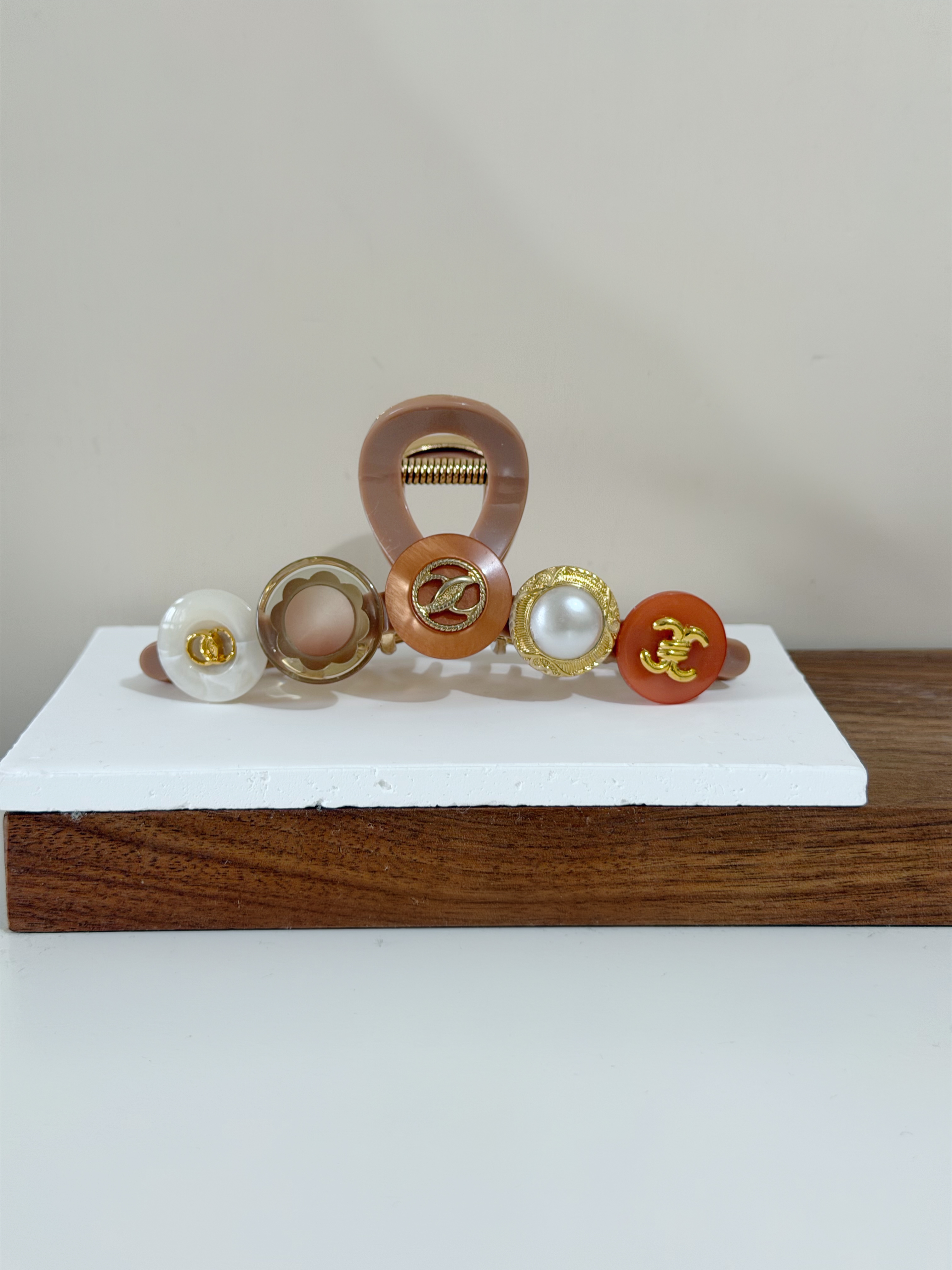 復古鈕扣髮夾/啡橙色系 12cm長